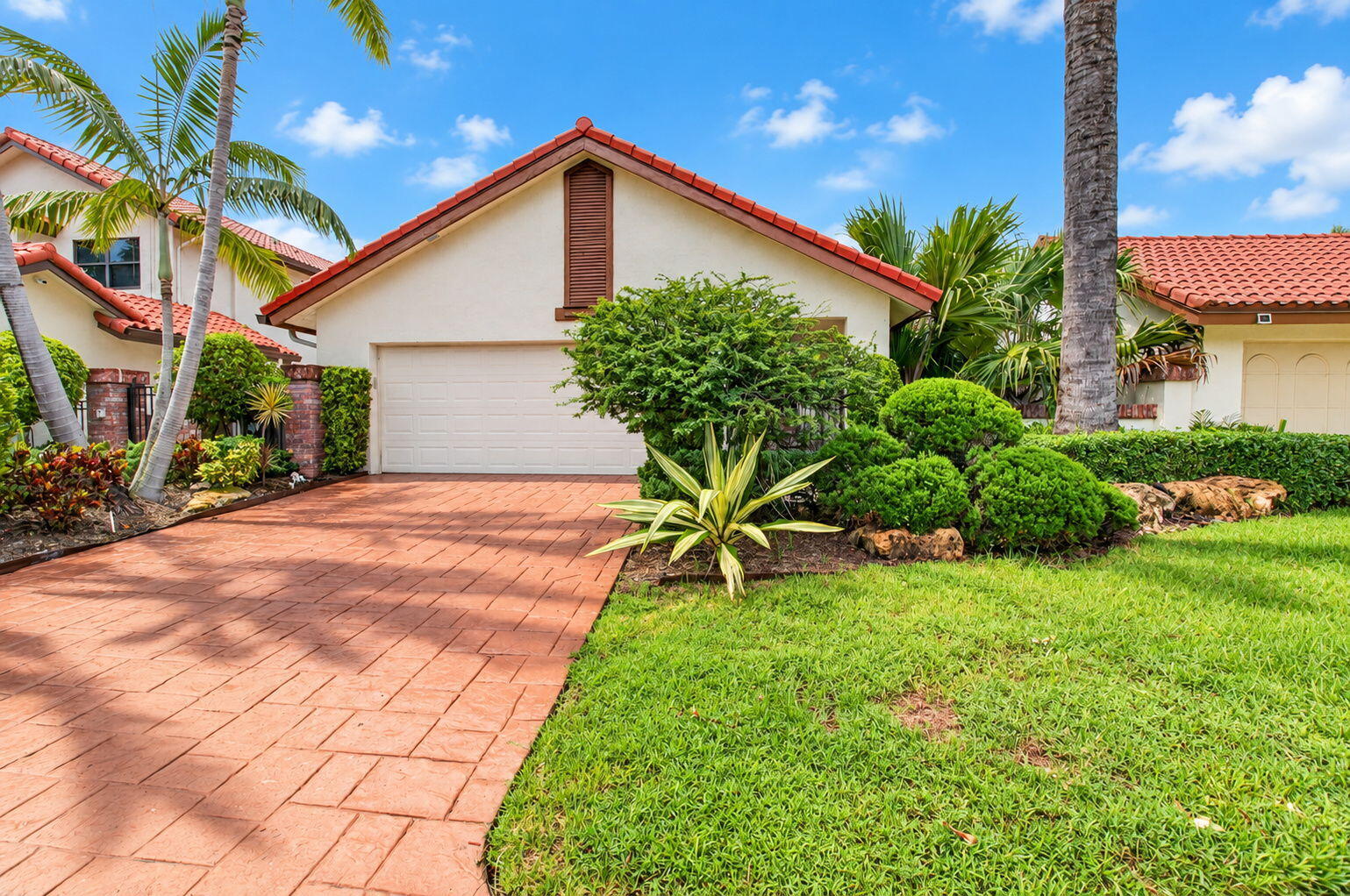 21676 Club Villa Terrace Property Photo 1