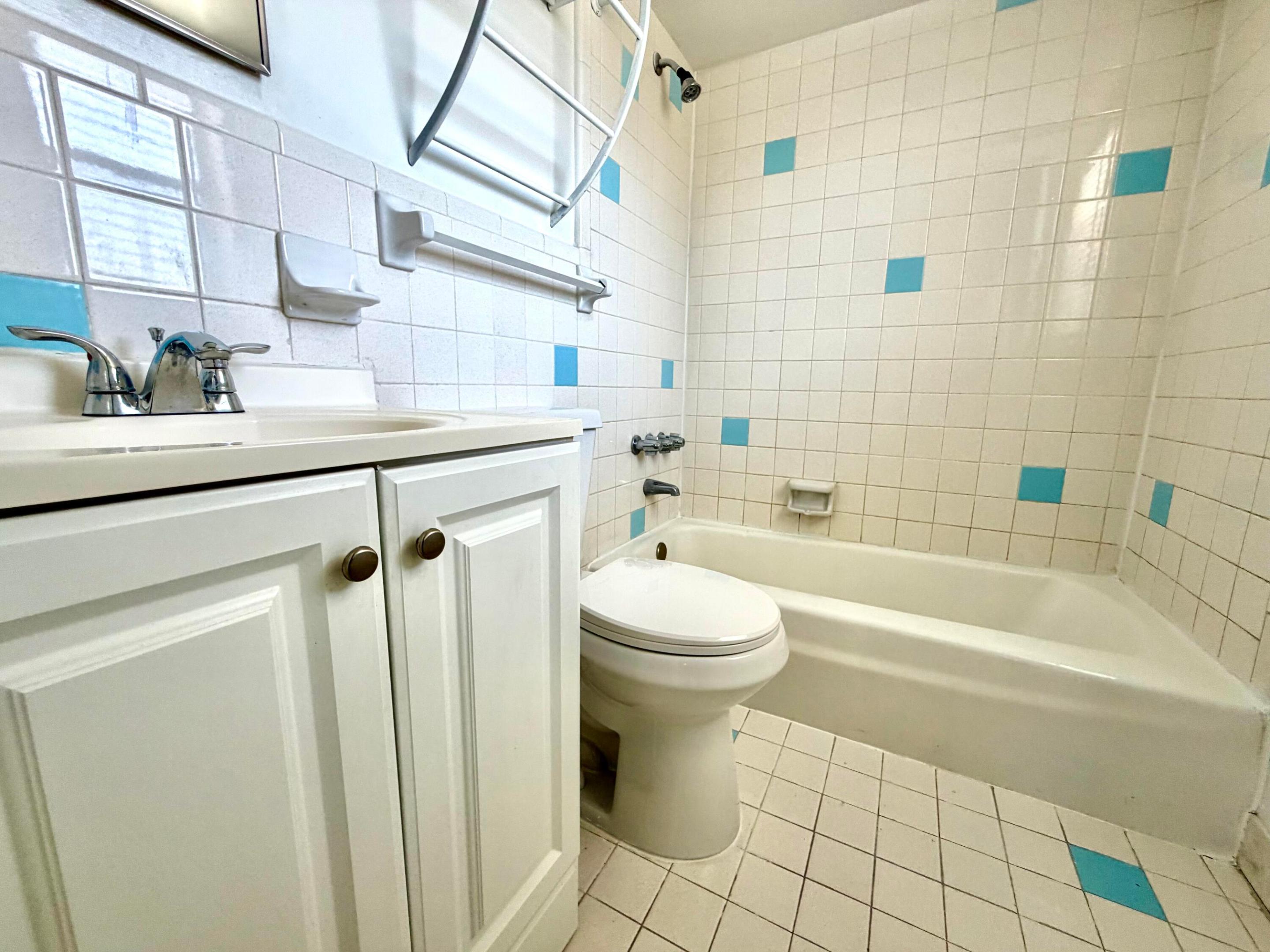 200 E Ocean Avenue 10 Property Photo 8