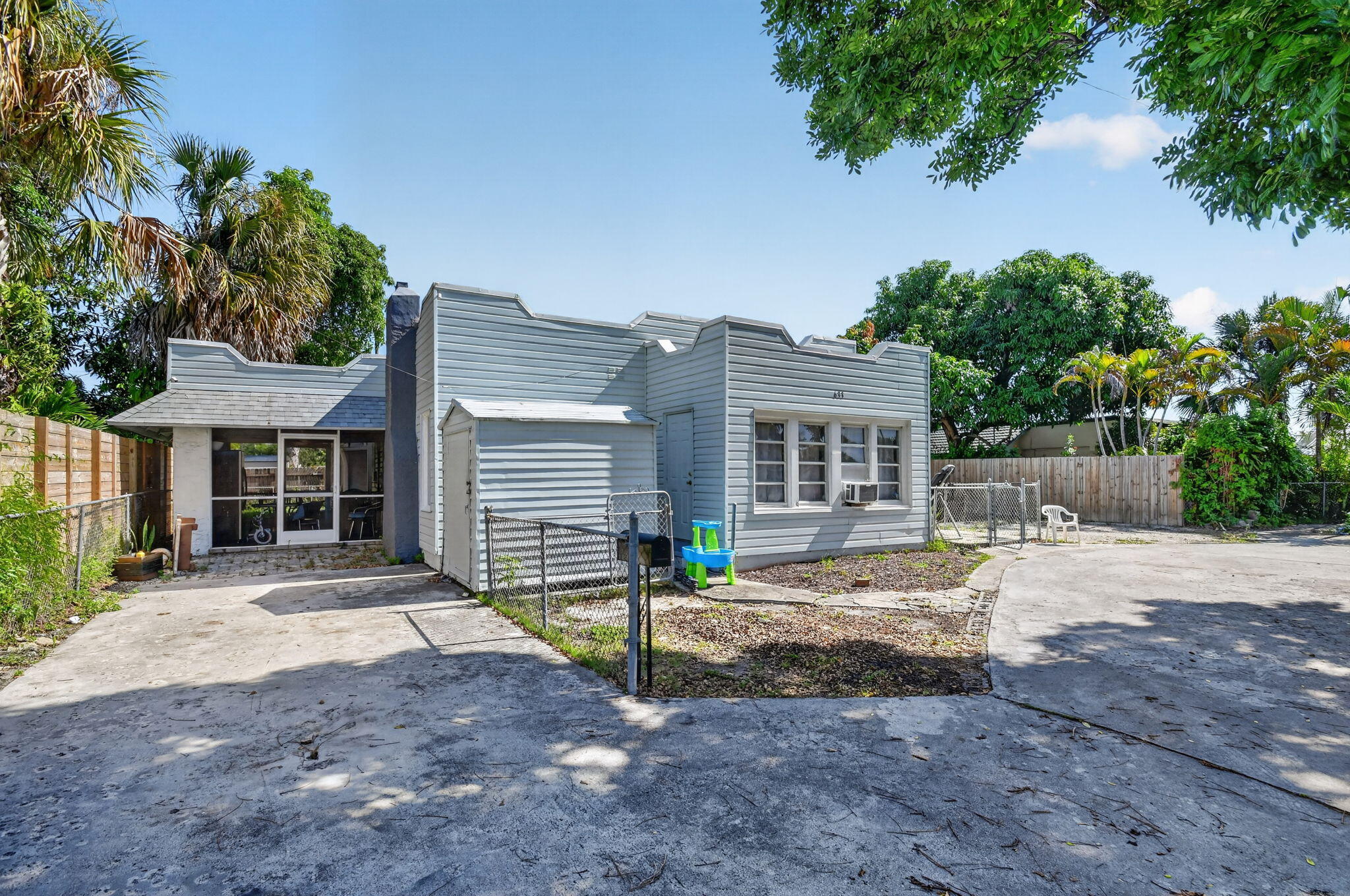 633 Franklin Road Property Photo 4