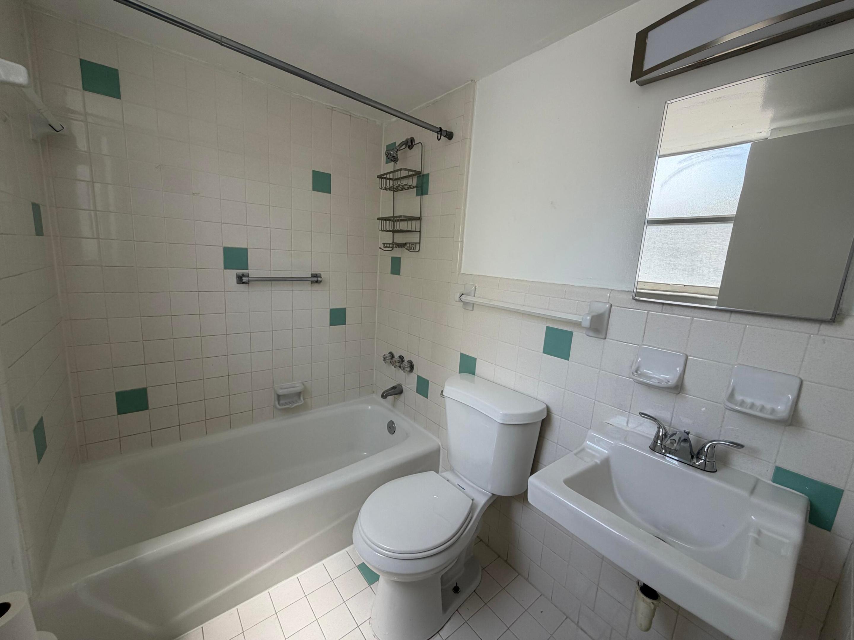 200 E Ocean Avenue 5 Property Photo 4
