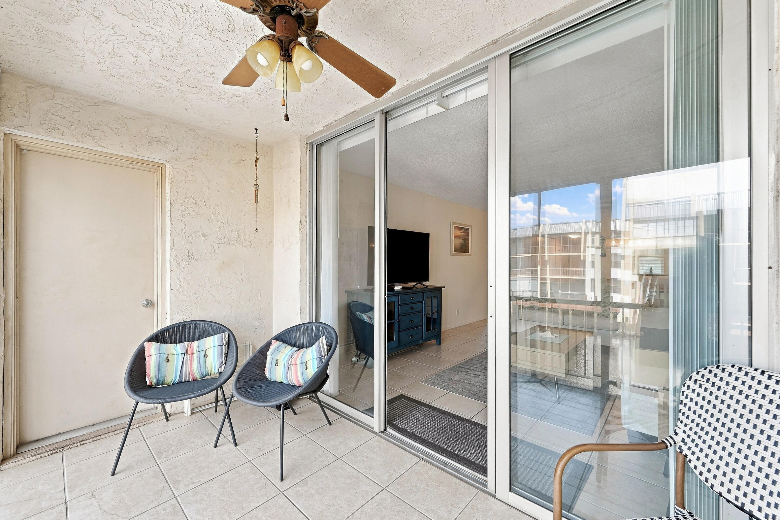 777 S Federal Highway D204 Property Photo 24
