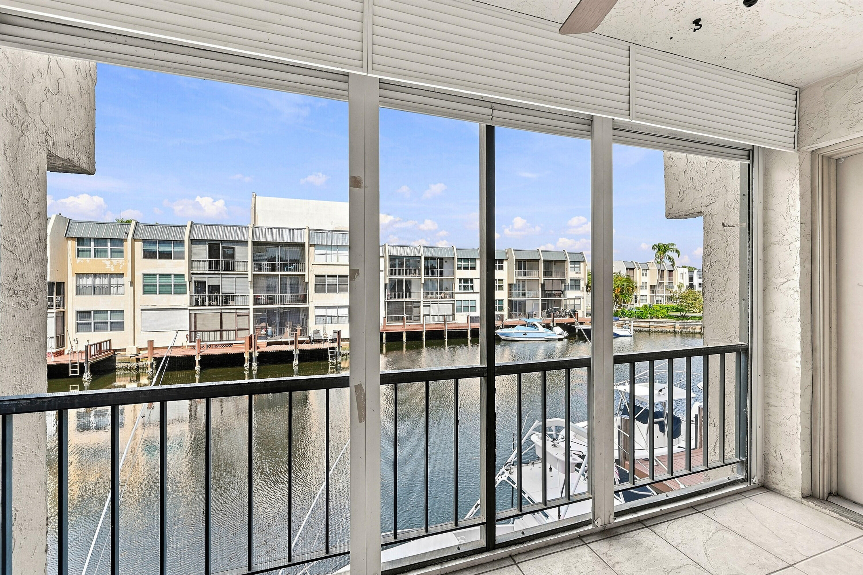 777 S Federal Highway D204 Property Photo 26