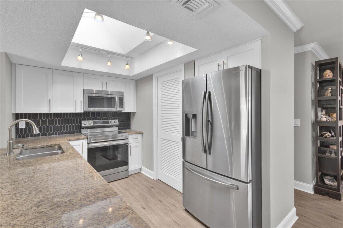 2488 Nw South Manor Avenue Property Photo 41