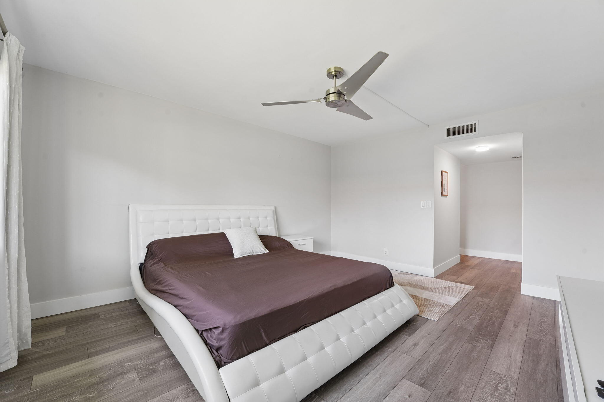 327 Lakeview Drive 203 Property Photo 6