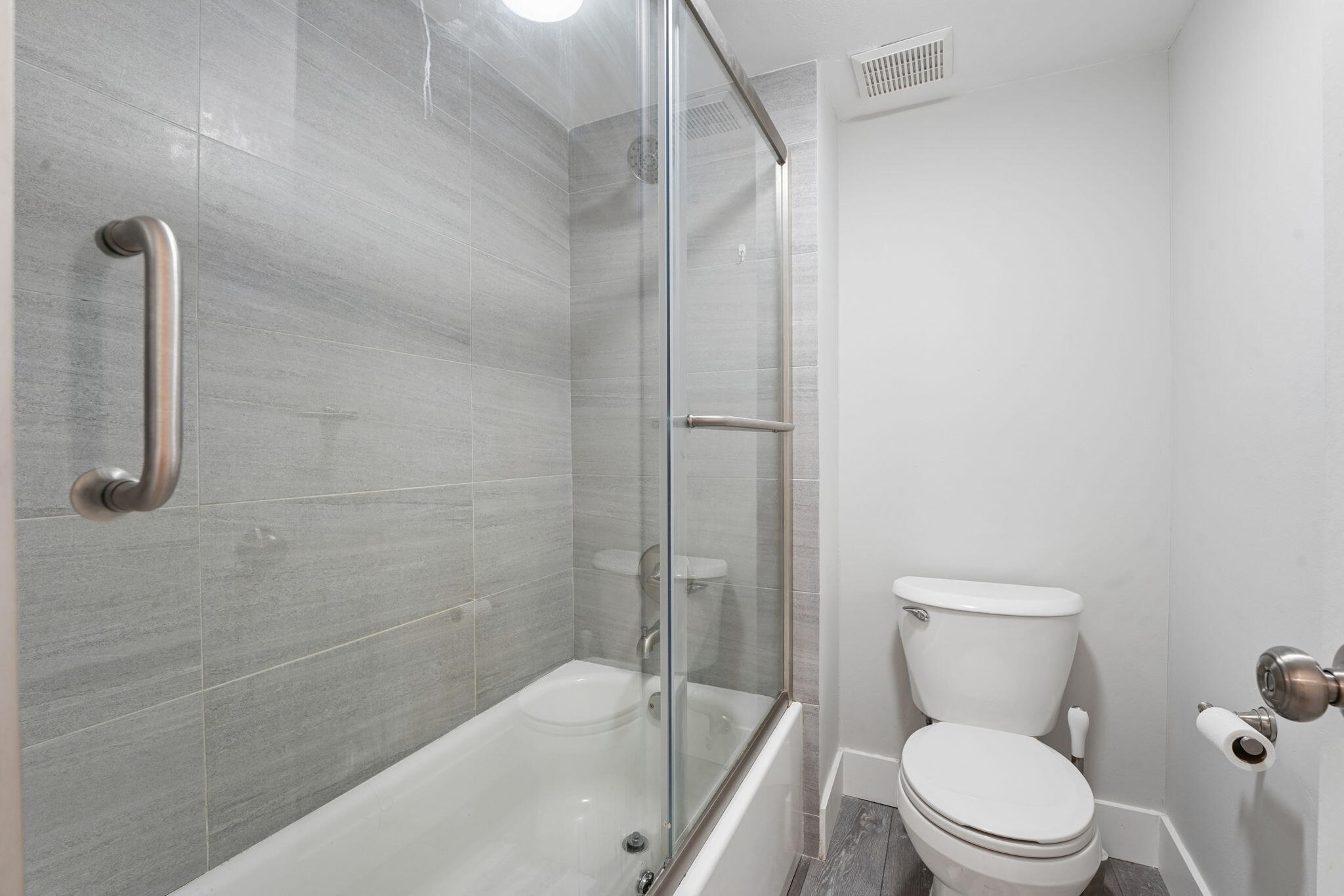 327 Lakeview Drive 203 Property Photo 22