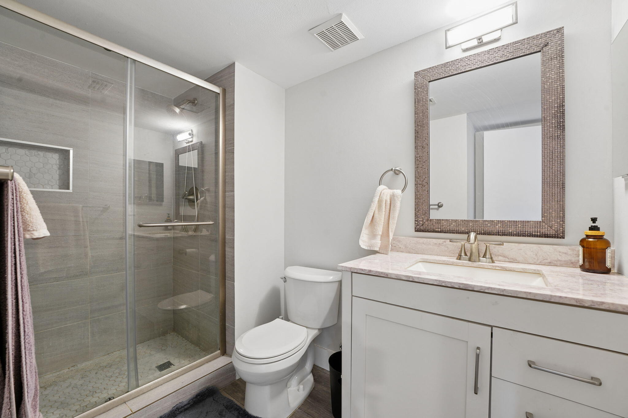 327 Lakeview Drive 203 Property Photo 23