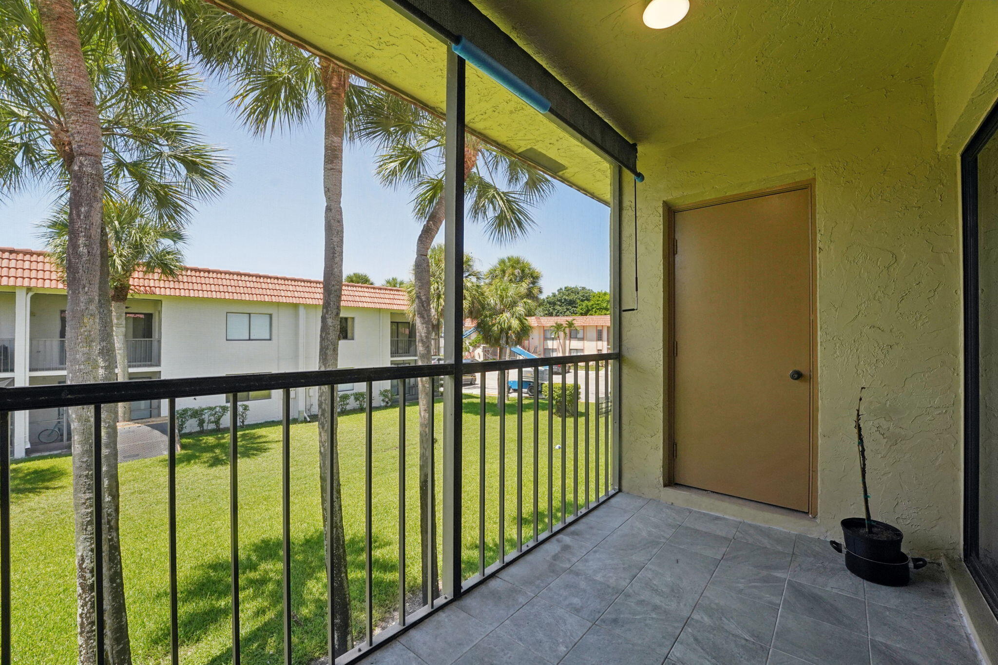 327 Lakeview Drive 203 Property Photo 25