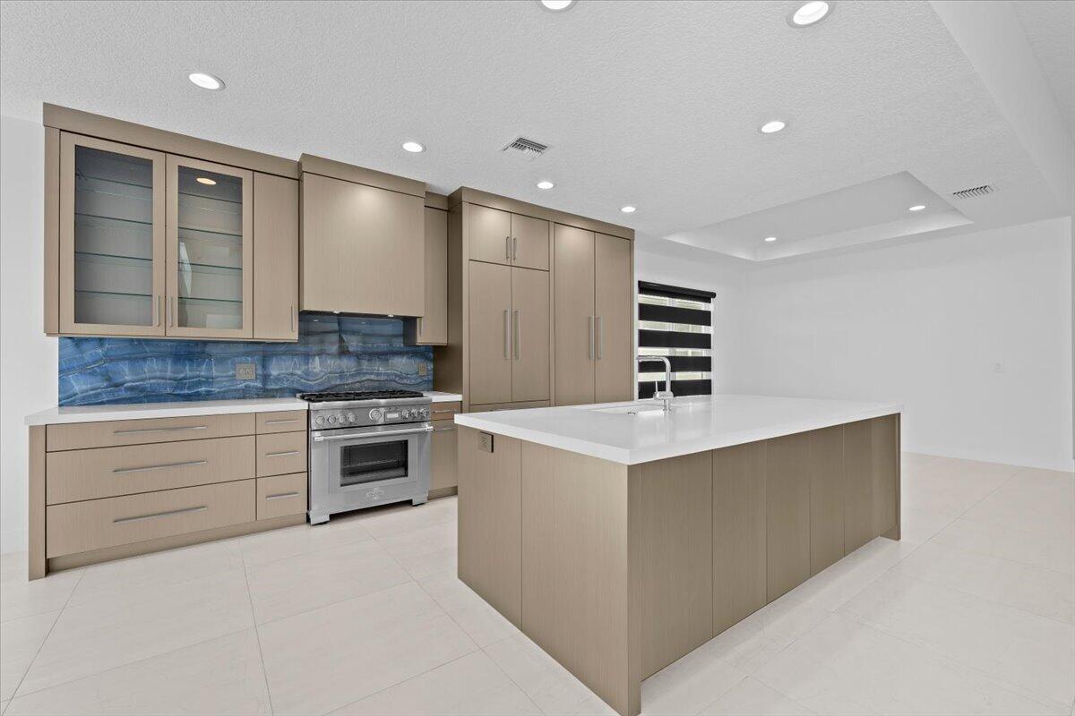 180 Carina Drive Property Photo 17