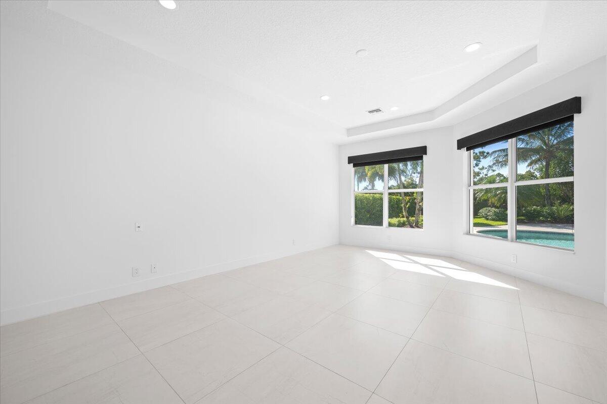 180 Carina Drive Property Photo 27