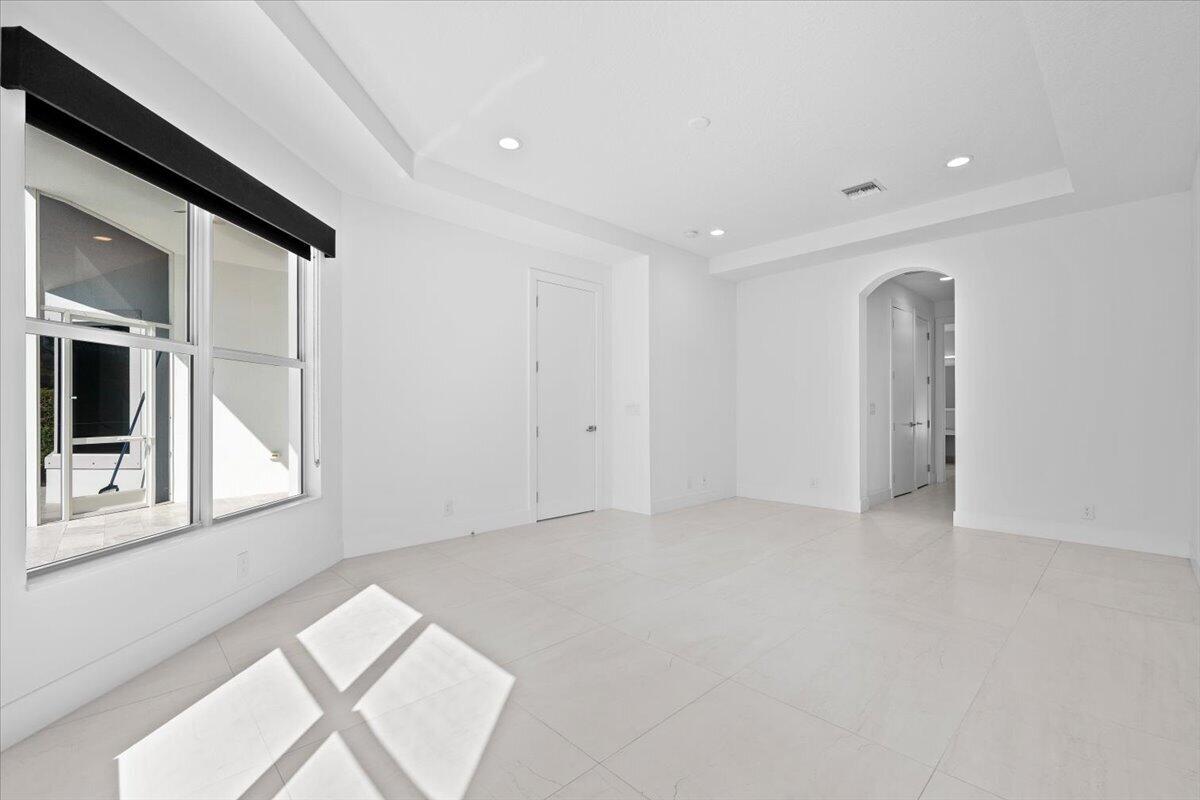 180 Carina Drive Property Photo 29