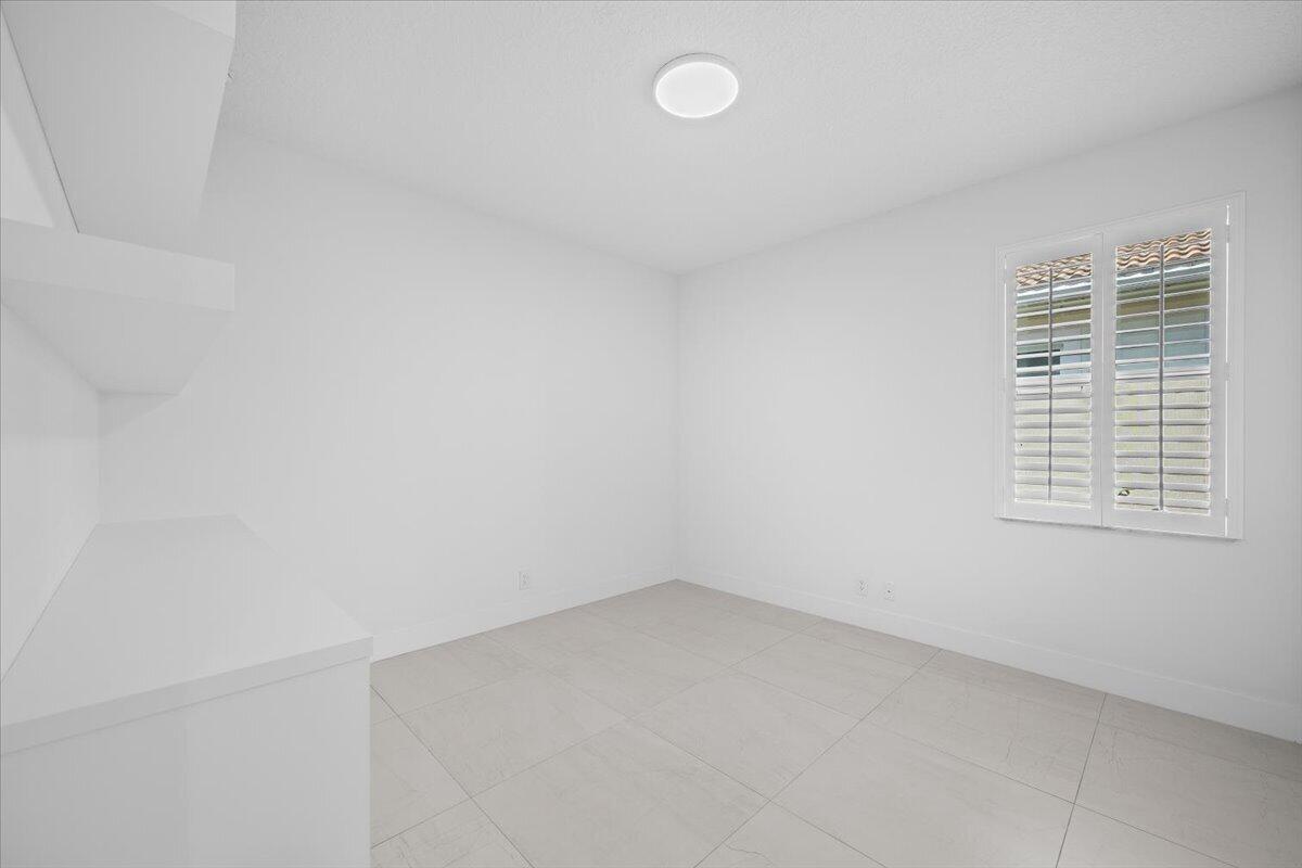 180 Carina Drive Property Photo 35