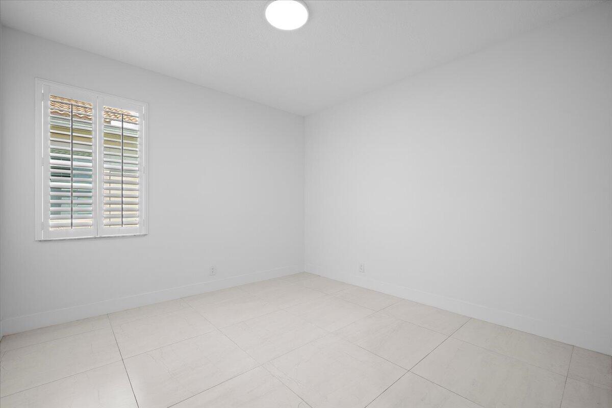 180 Carina Drive Property Photo 39