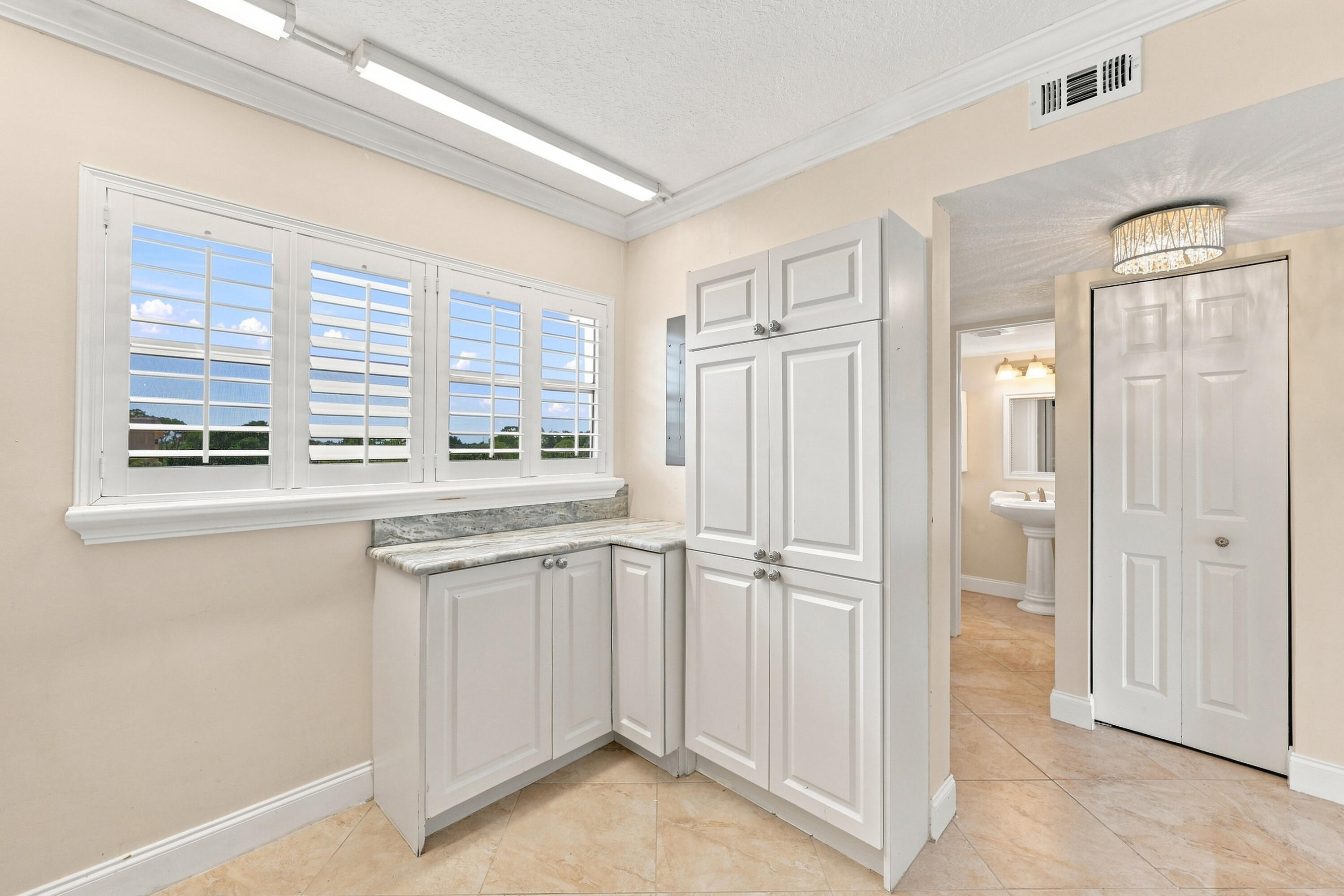3661 Via Poinciana 513 Property Photo 4
