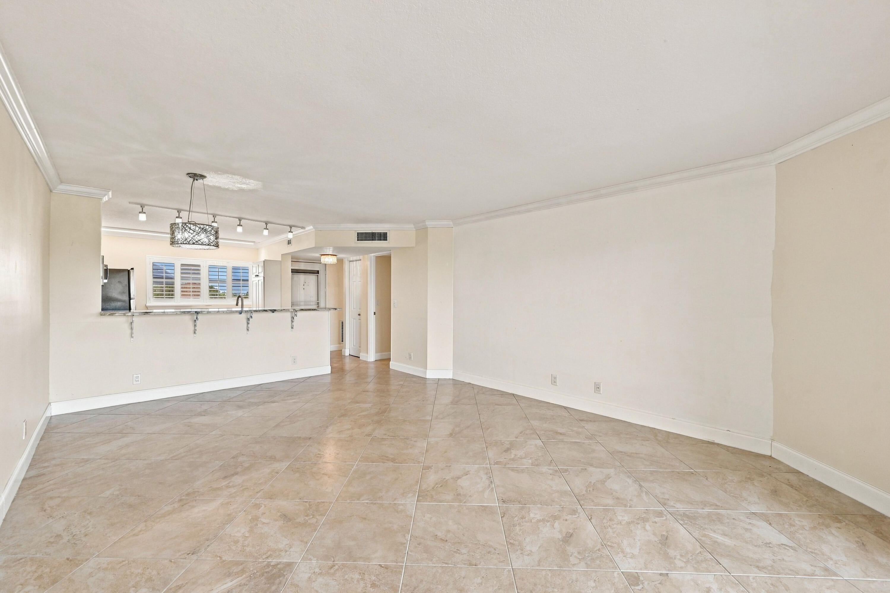 3661 Via Poinciana 513 Property Photo 5