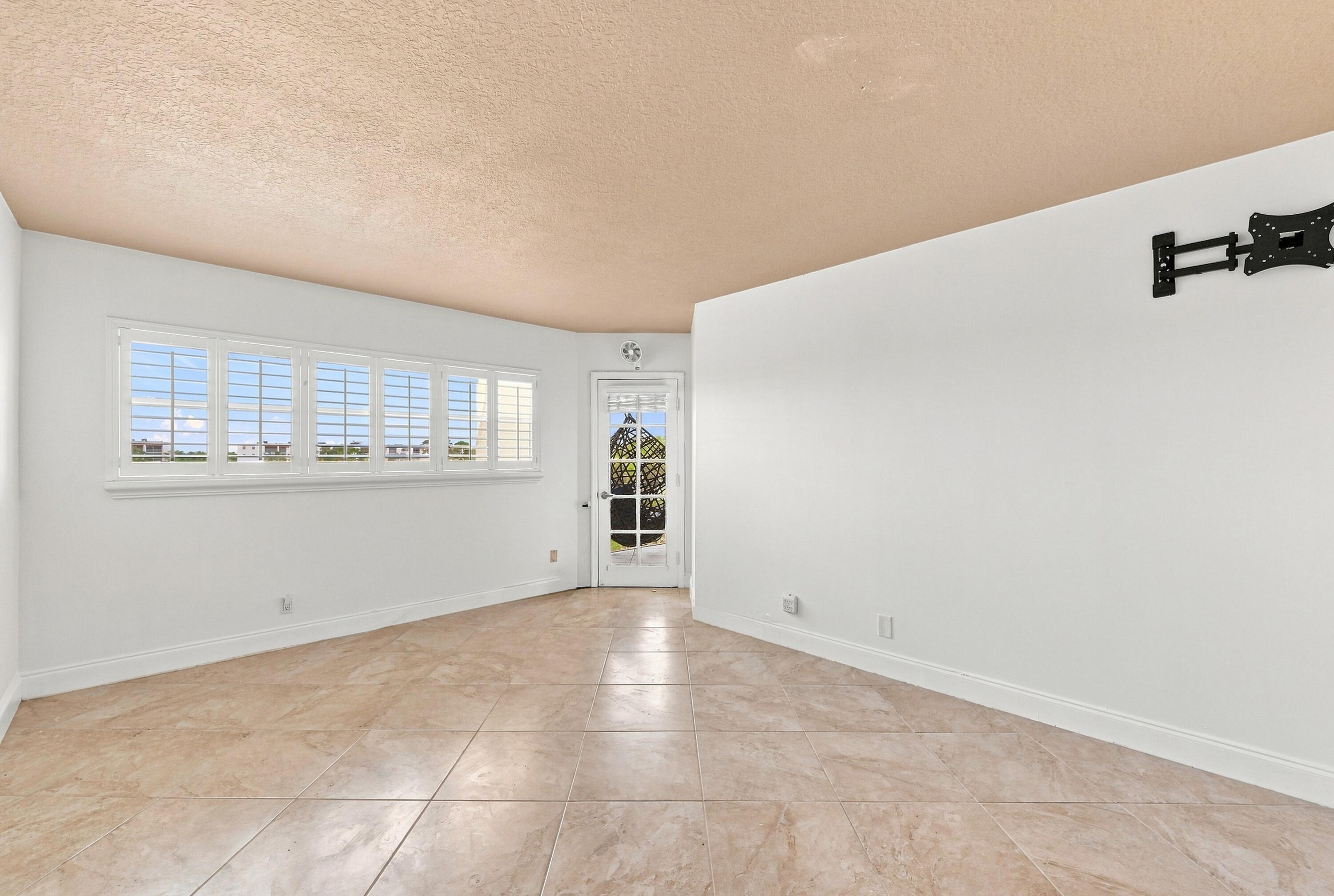 3661 Via Poinciana 513 Property Photo 9