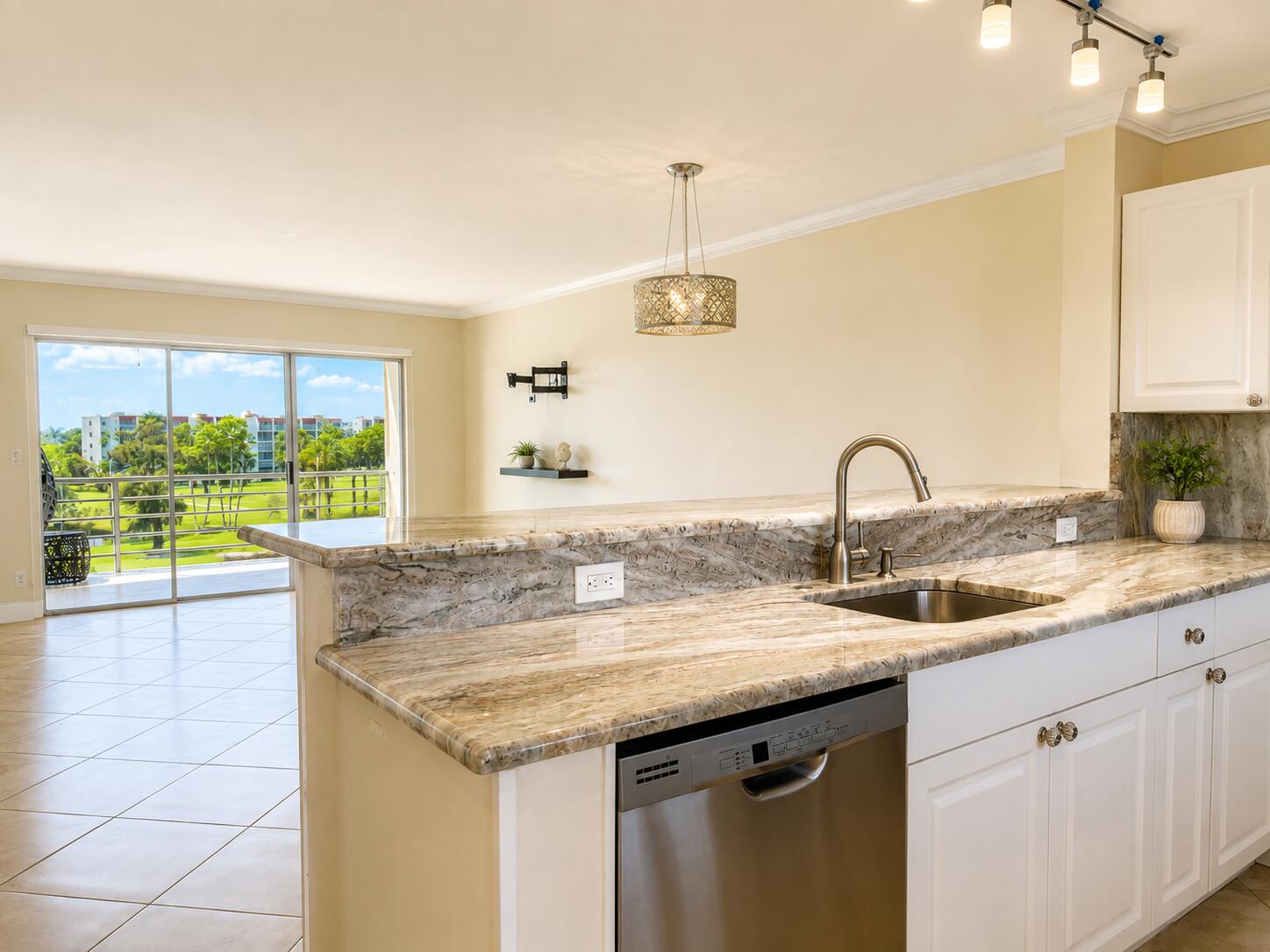 3661 Via Poinciana 513 Property Photo 14