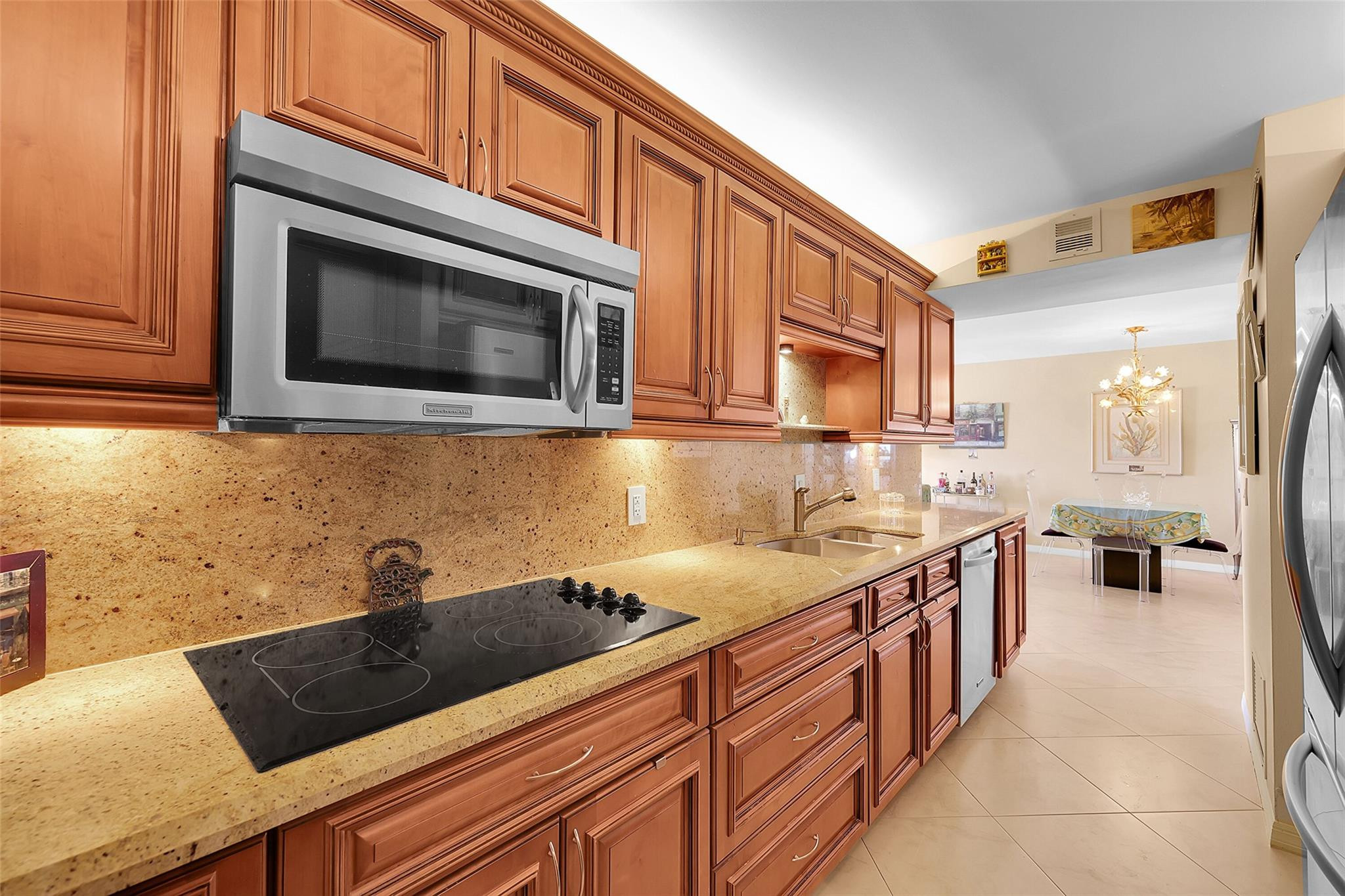 1200 Hibiscus Avenue Ph3 Property Photo 4
