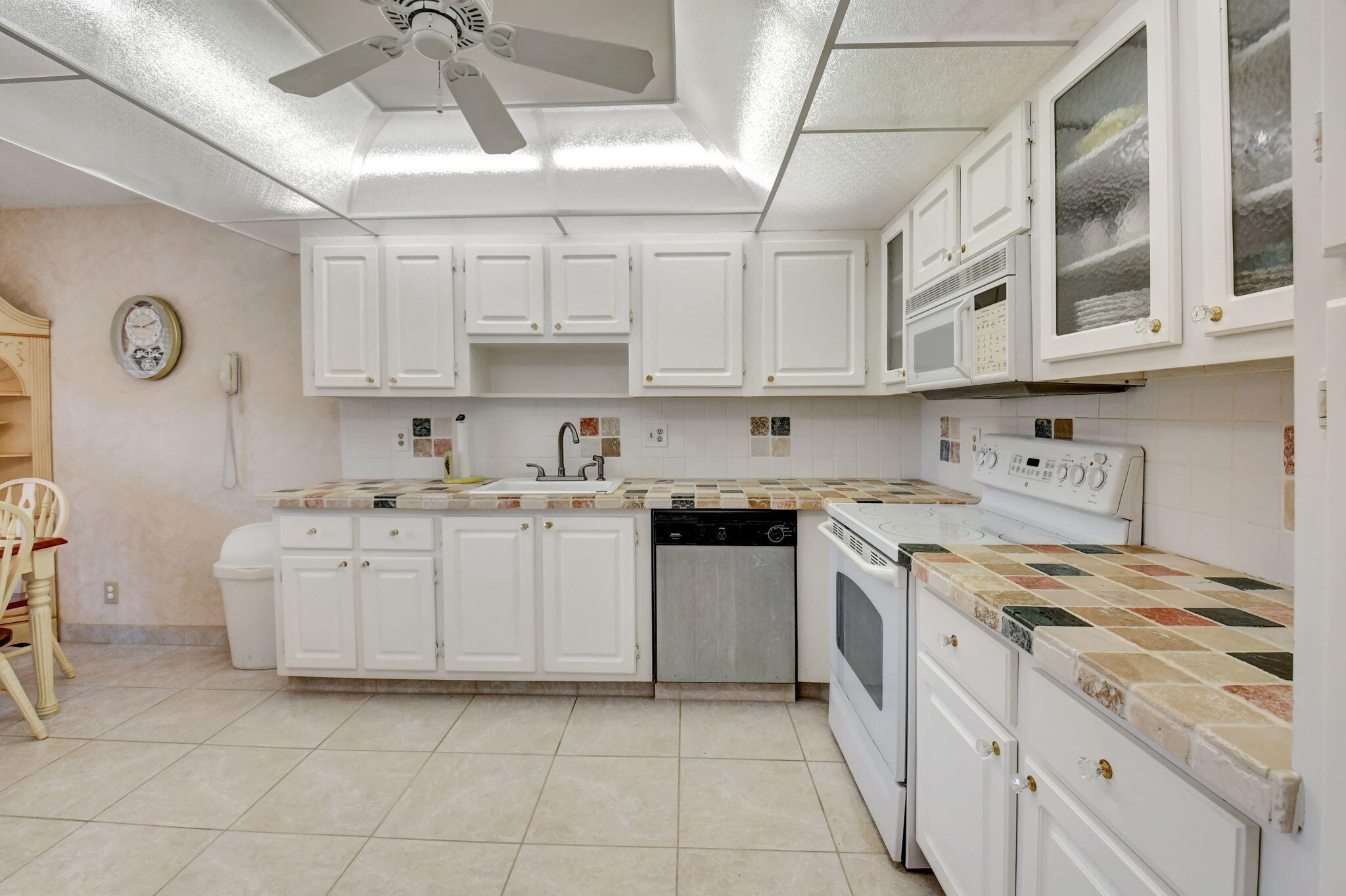 1670 Nw 18th Avenue 202 Property Photo 7
