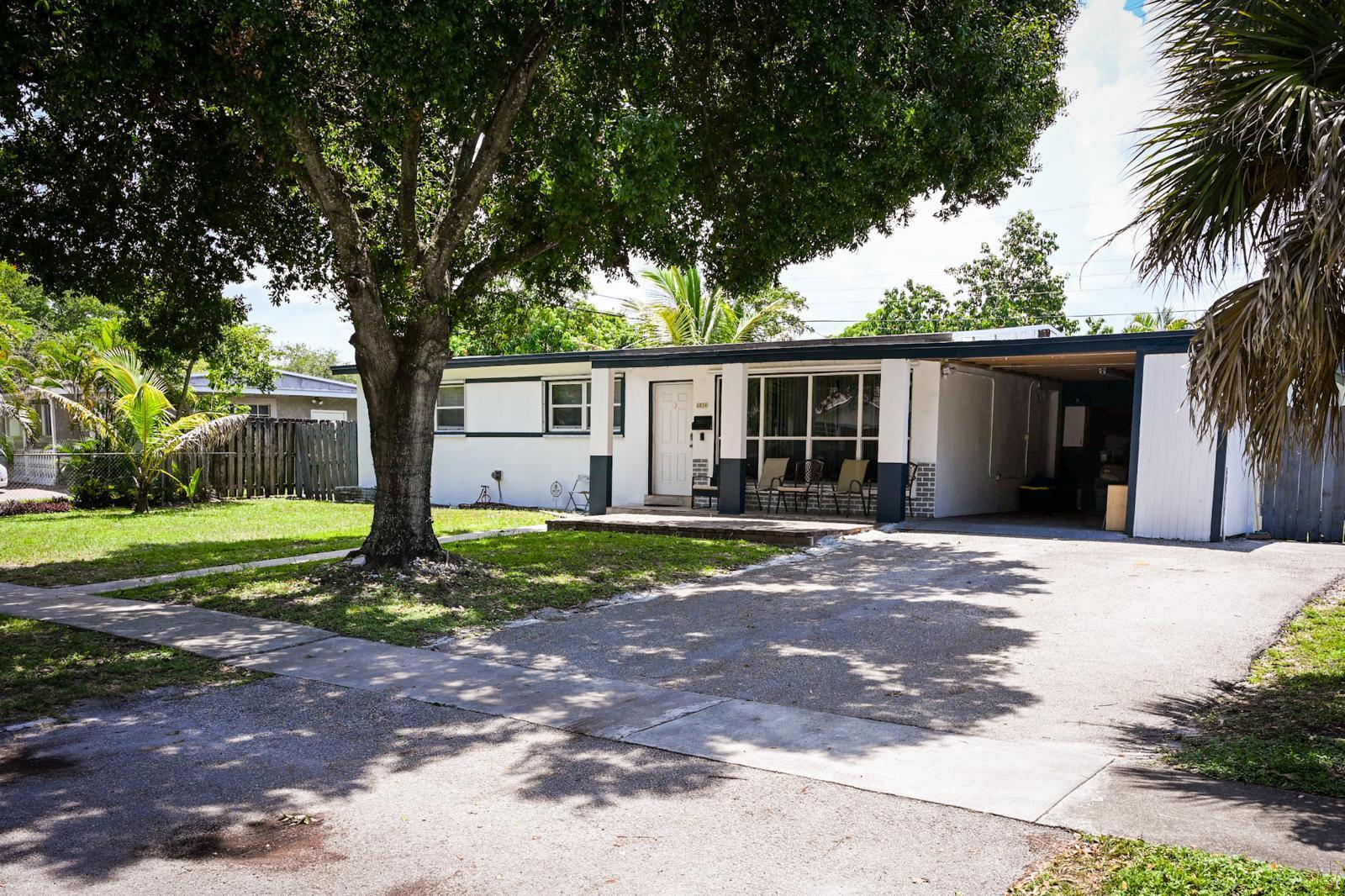 6814 Nw 14th Street Property Photo 1