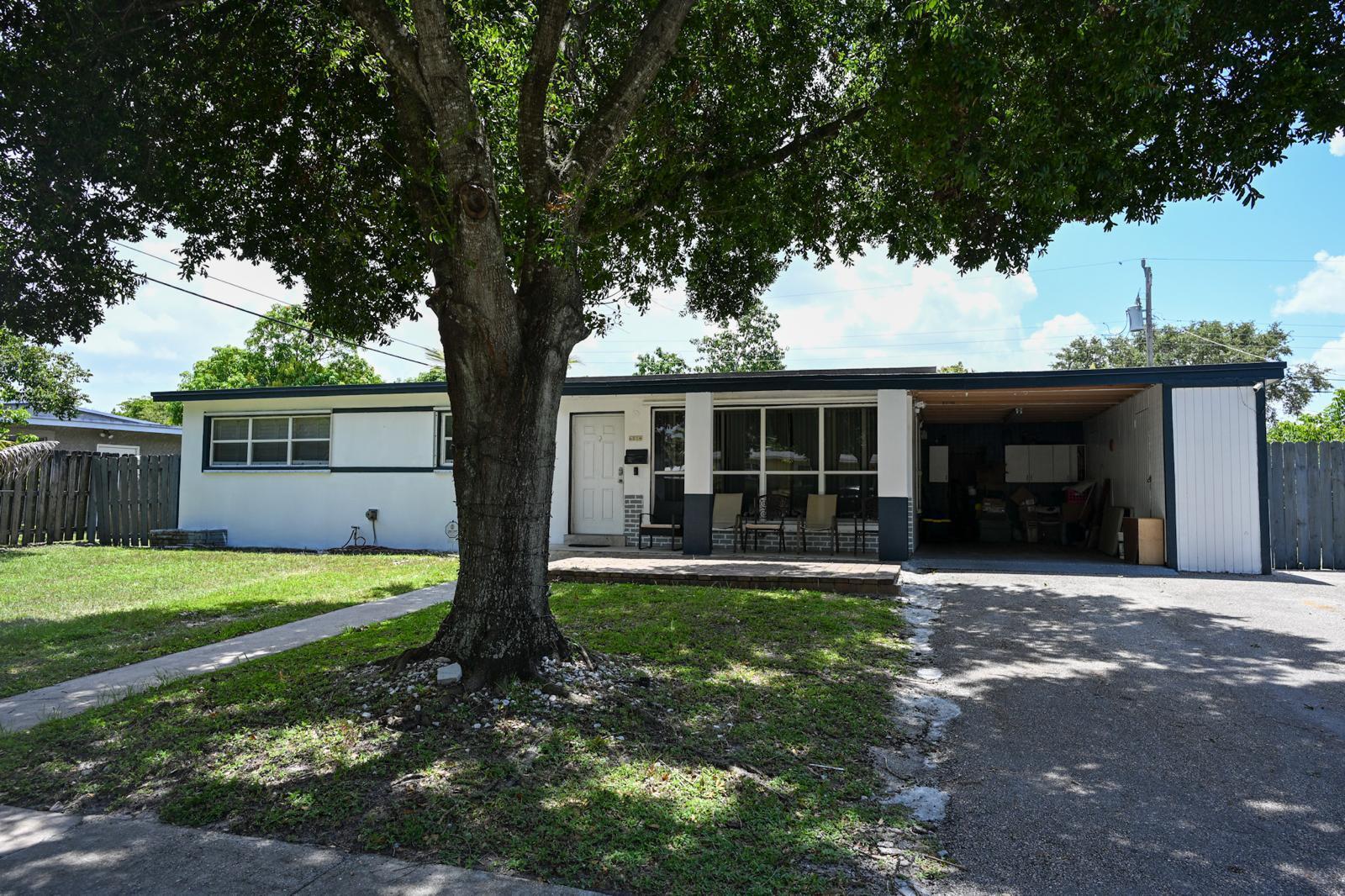 6814 Nw 14th Street Property Photo 3