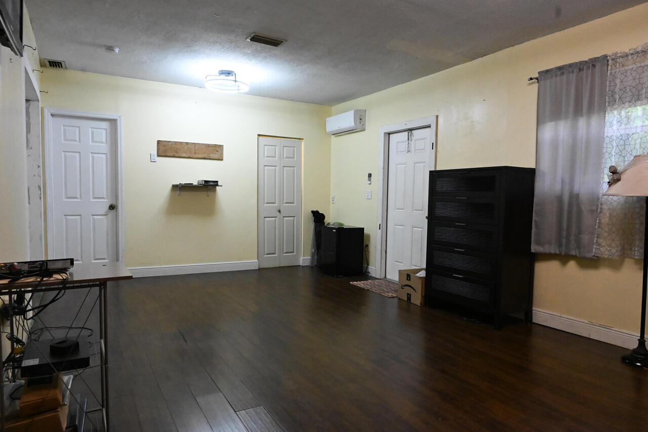 6814 Nw 14th Street Property Photo 7