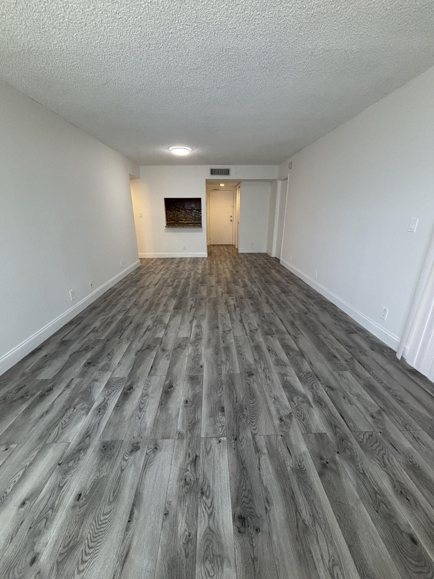 220 Lakeview Drive 103 Property Photo 5