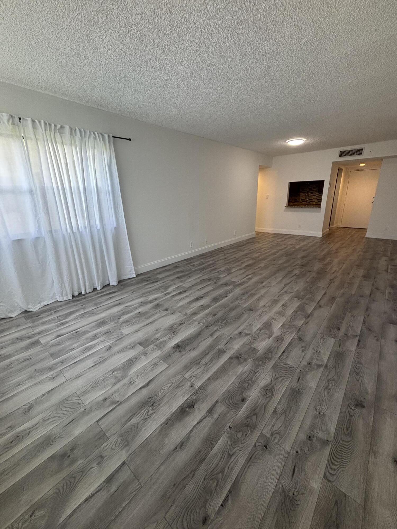 220 Lakeview Drive 103 Property Photo 14