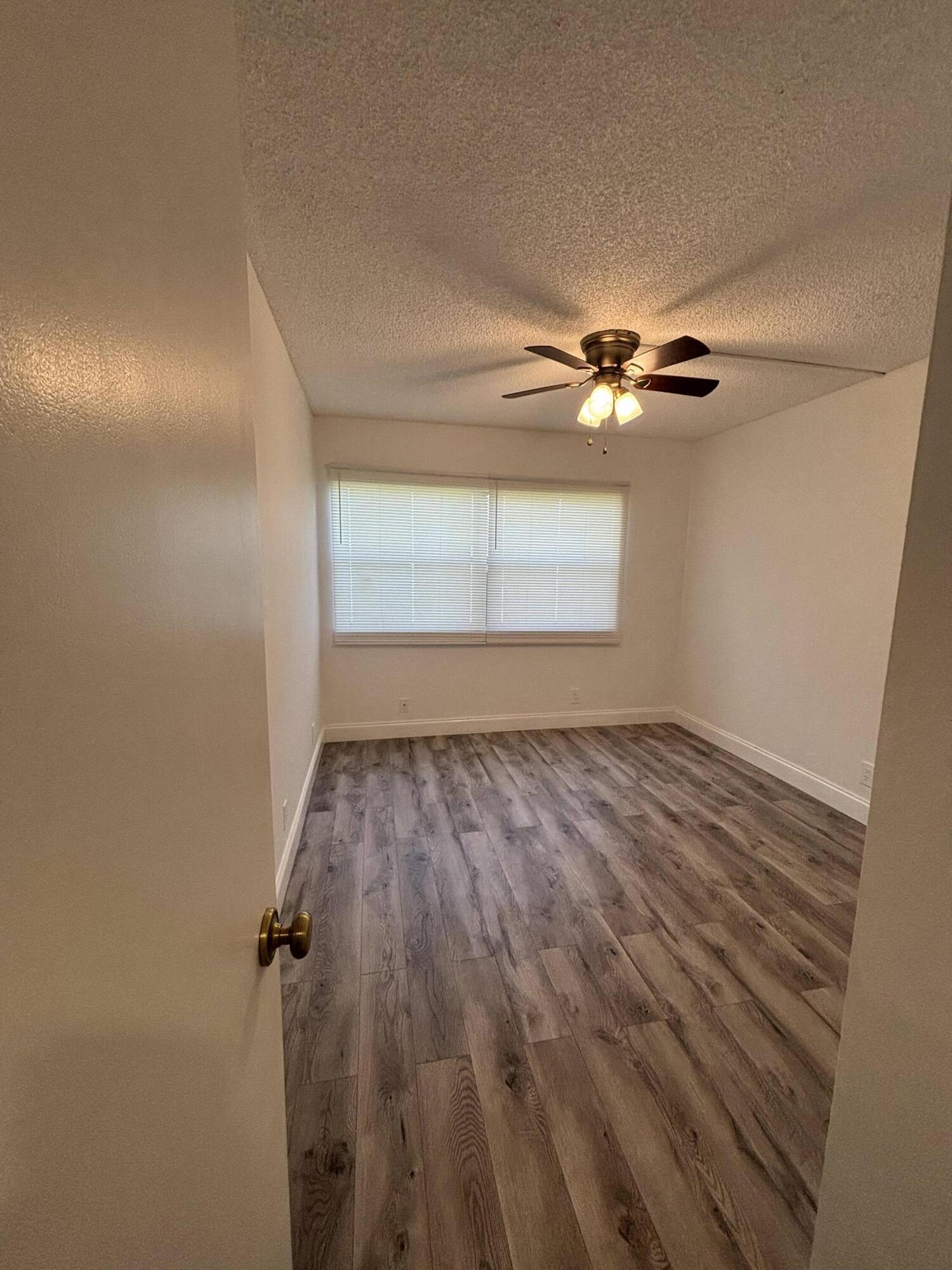 220 Lakeview Drive 103 Property Photo 15