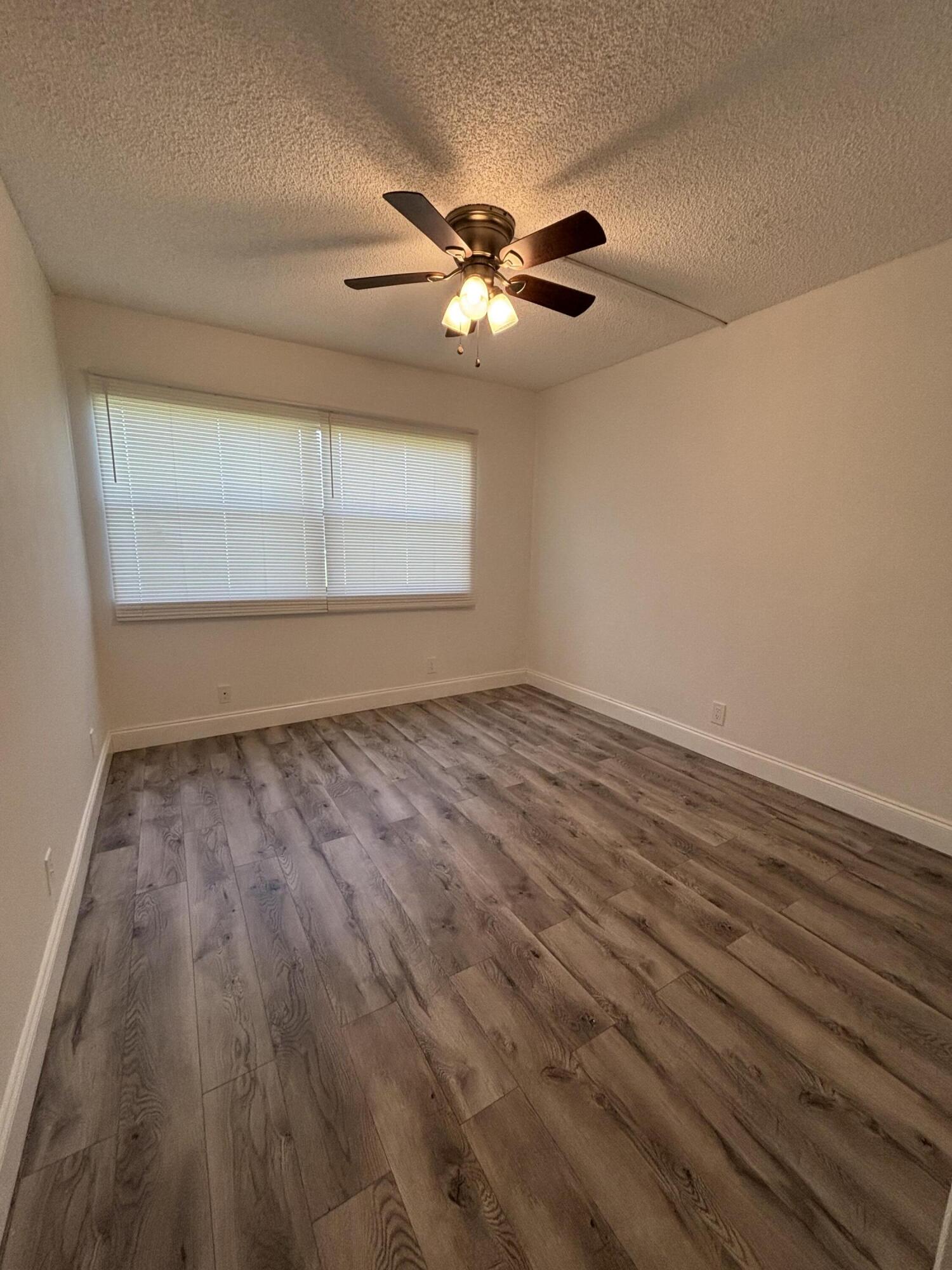 220 Lakeview Drive 103 Property Photo 20