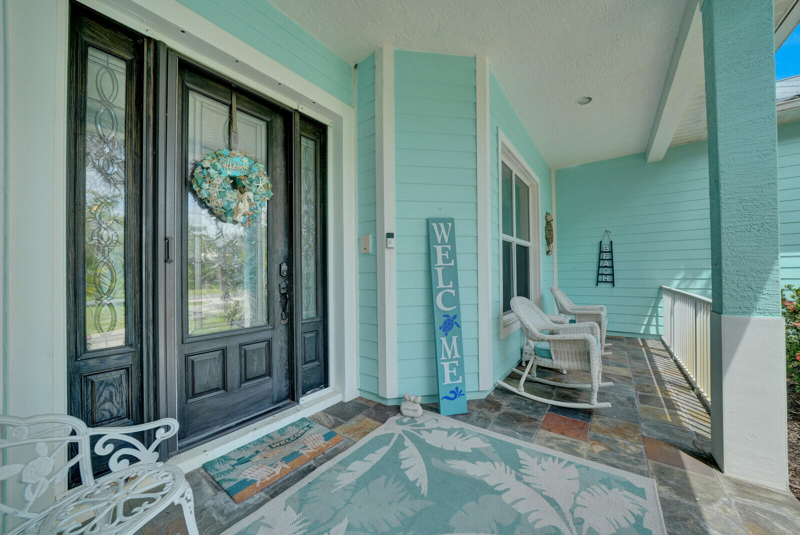 1870 Ne Victorian Lane Property Photo 3