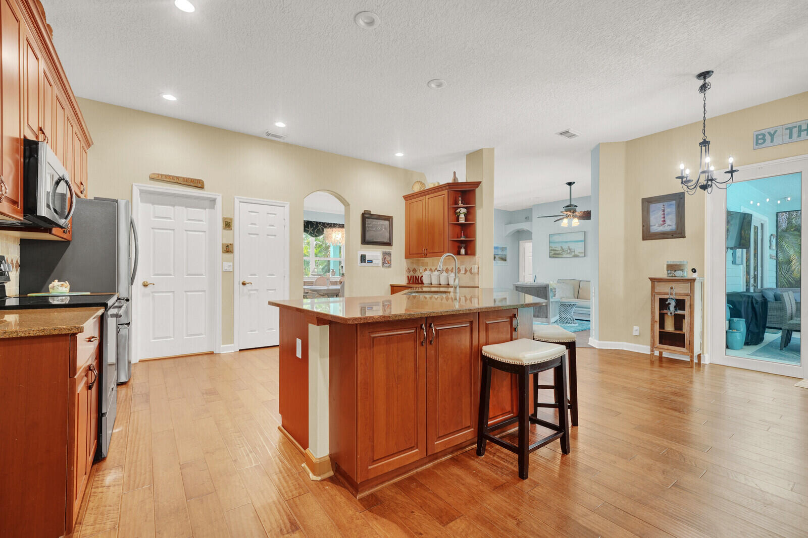 1870 Ne Victorian Lane Property Photo 21