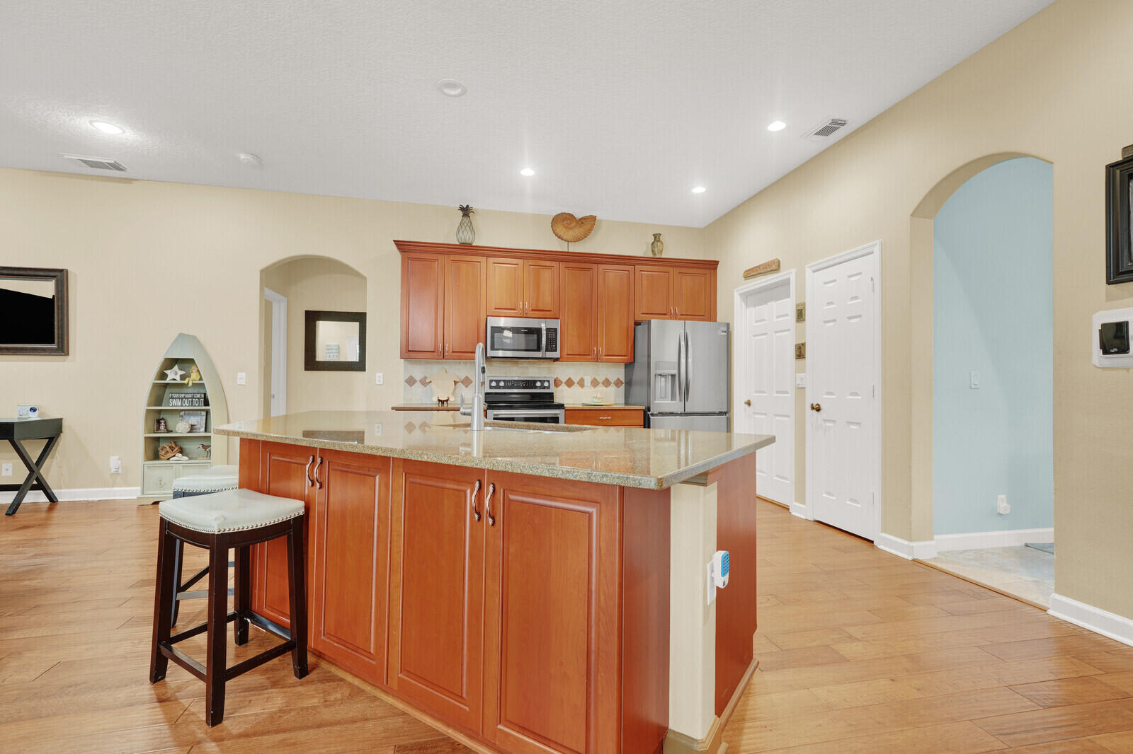 1870 Ne Victorian Lane Property Photo 22