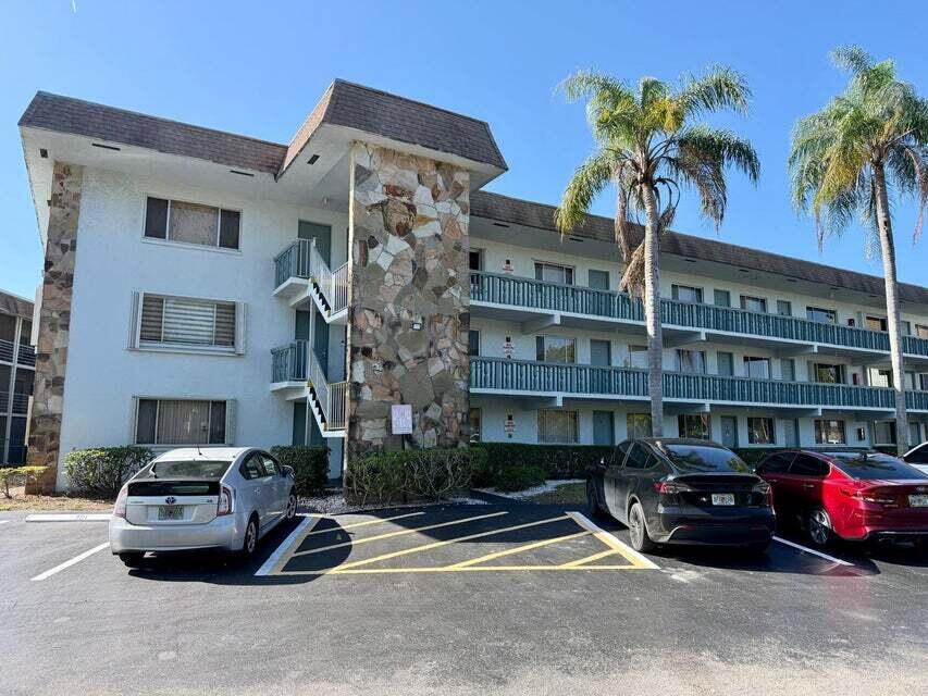 2000 Springdale Boulevard 102 Property Photo 11