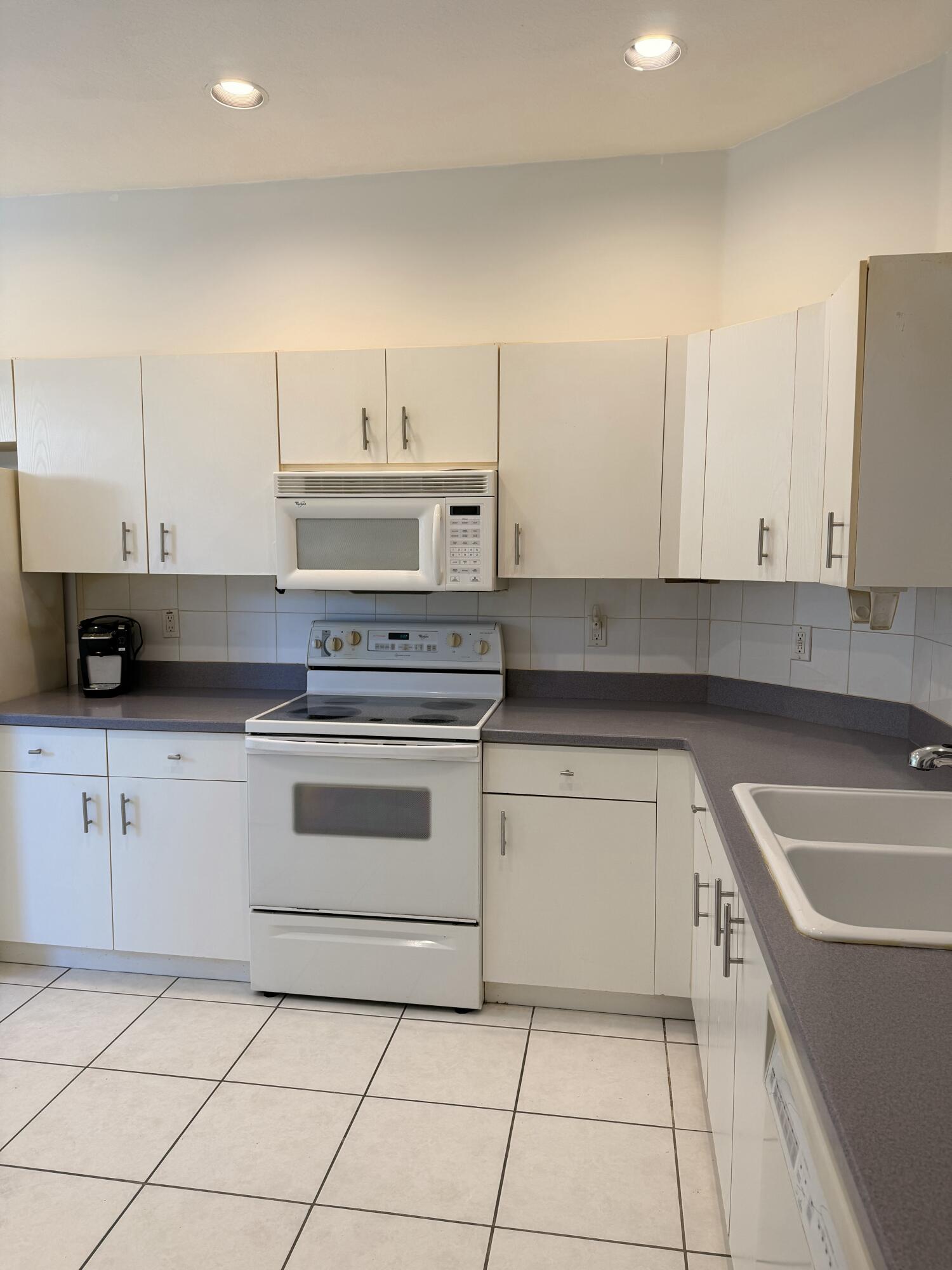10724 Royal Caribbean Circle Property Photo 4