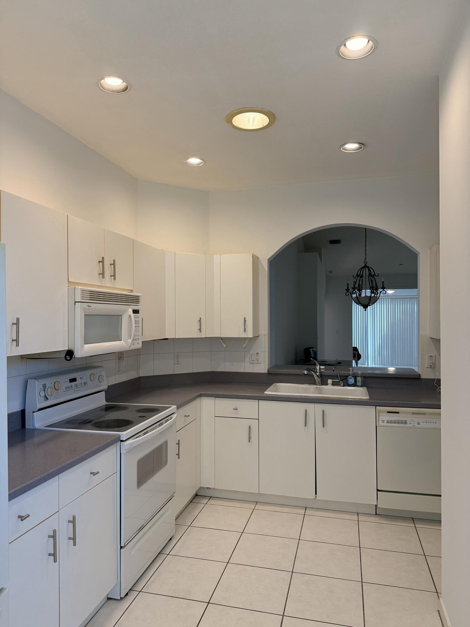 10724 Royal Caribbean Circle Property Photo 5
