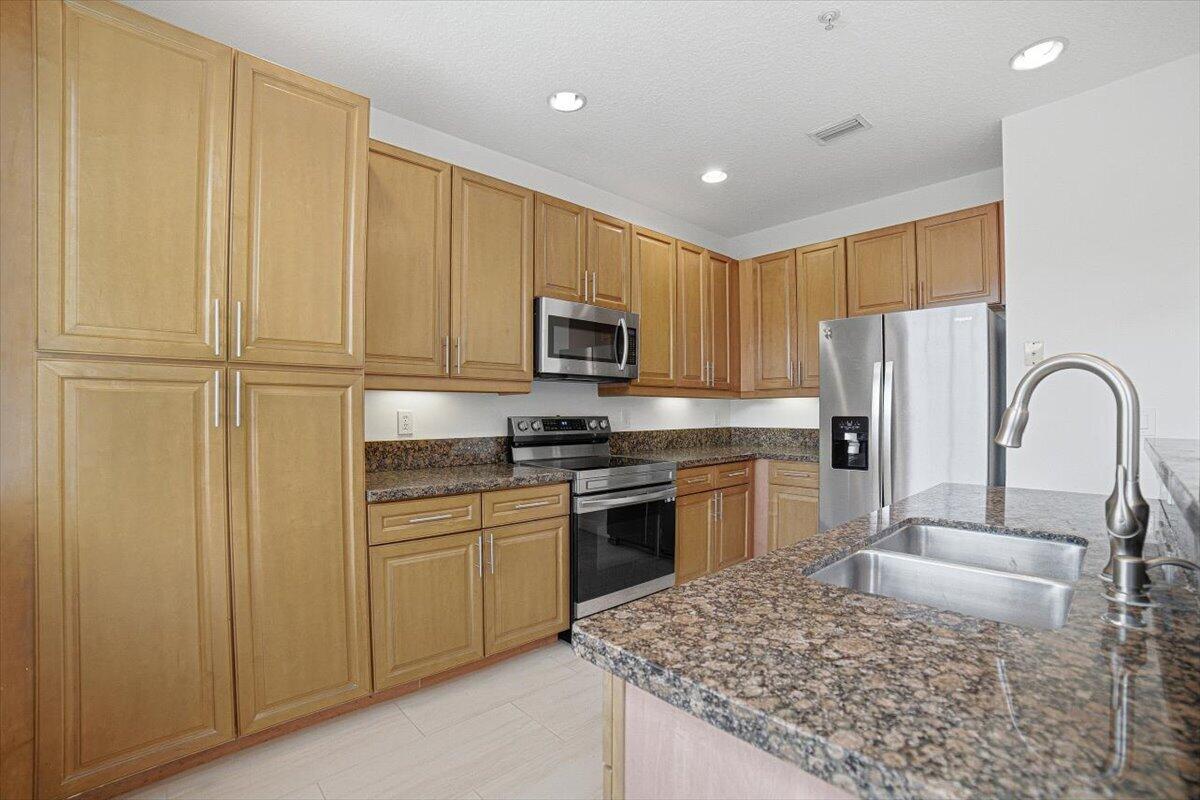 520 Nw 39th Circle Property Photo 6