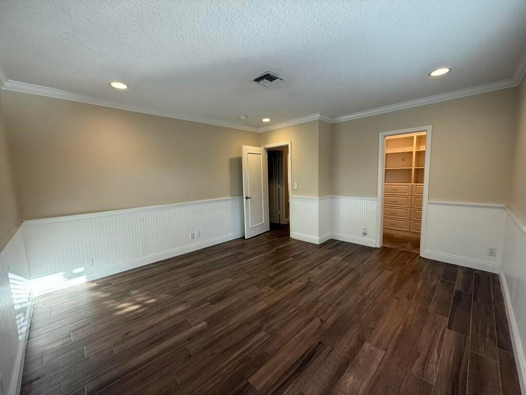 5777 Wind Drift Lane Property Photo 6
