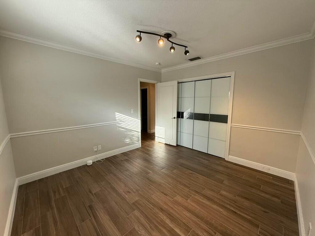 5777 Wind Drift Lane Property Photo 7