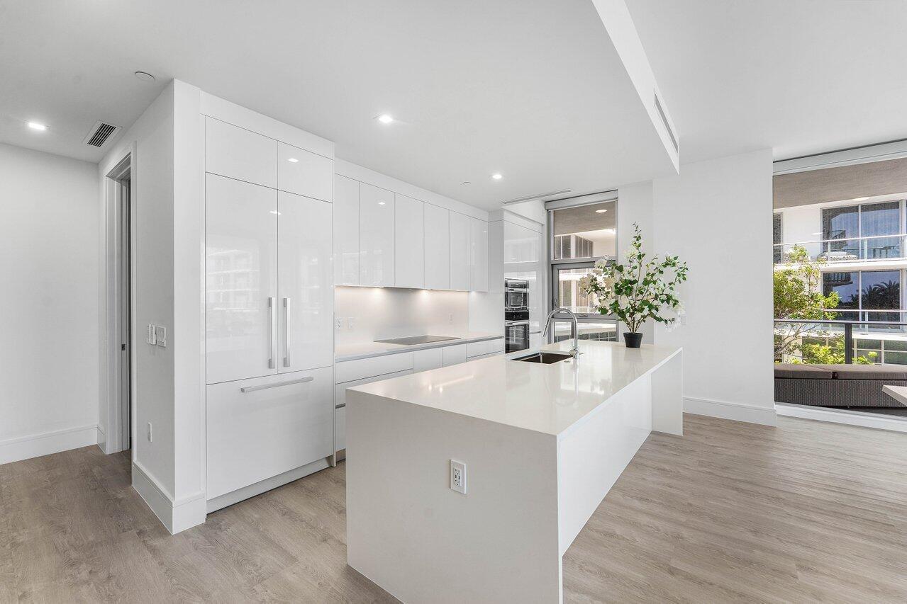 220 Lake Shore Drive 702 Property Photo 4