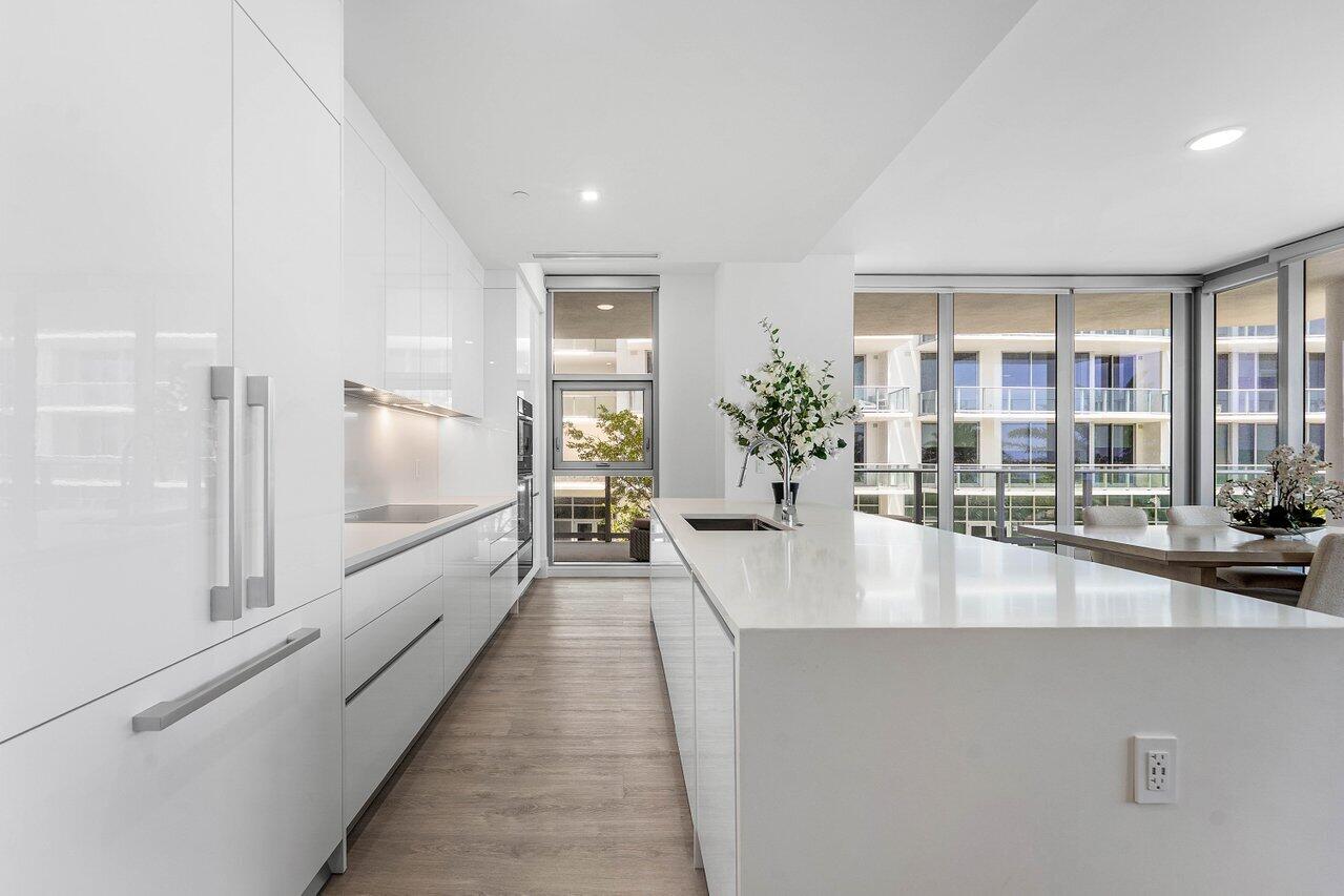 220 Lake Shore Drive 702 Property Photo 5