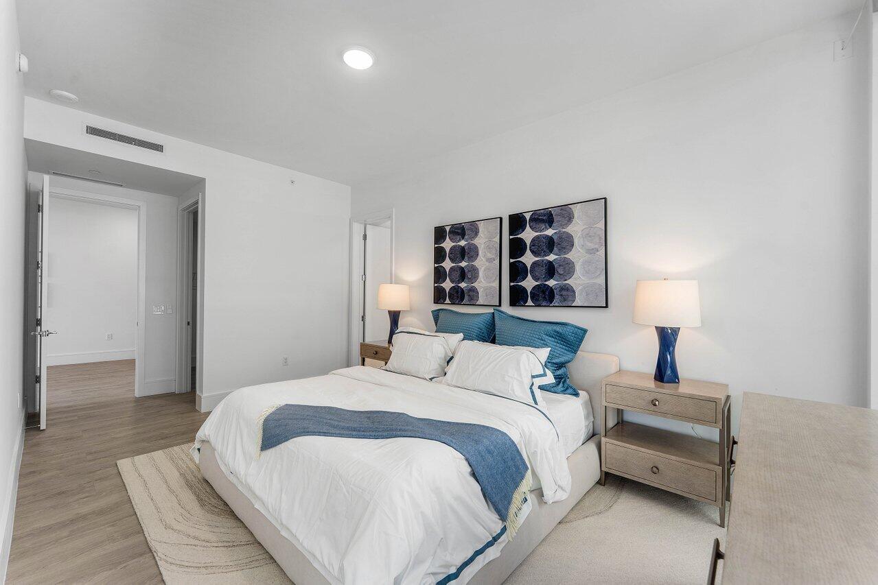 220 Lake Shore Drive 702 Property Photo 11