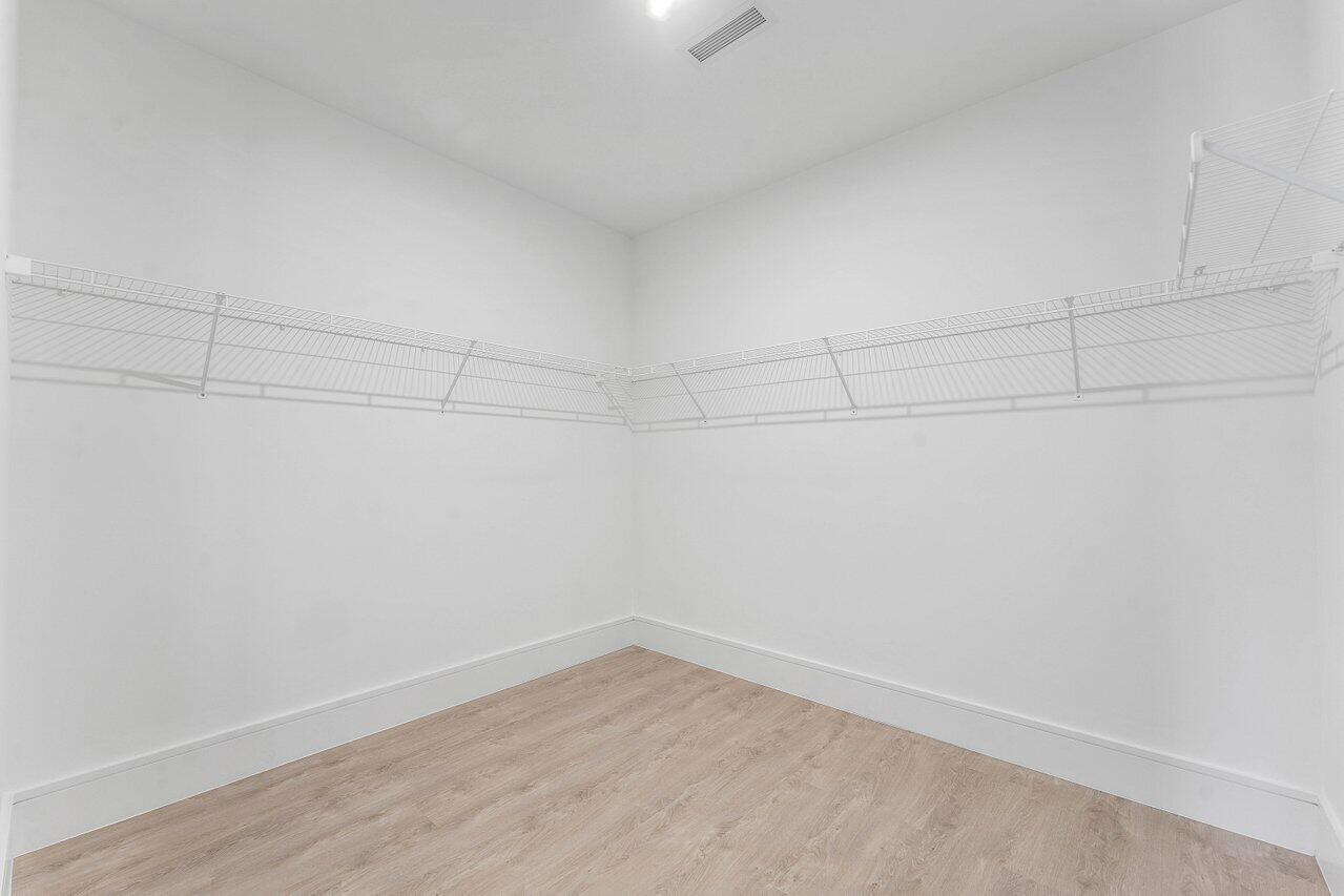 220 Lake Shore Drive 702 Property Photo 14