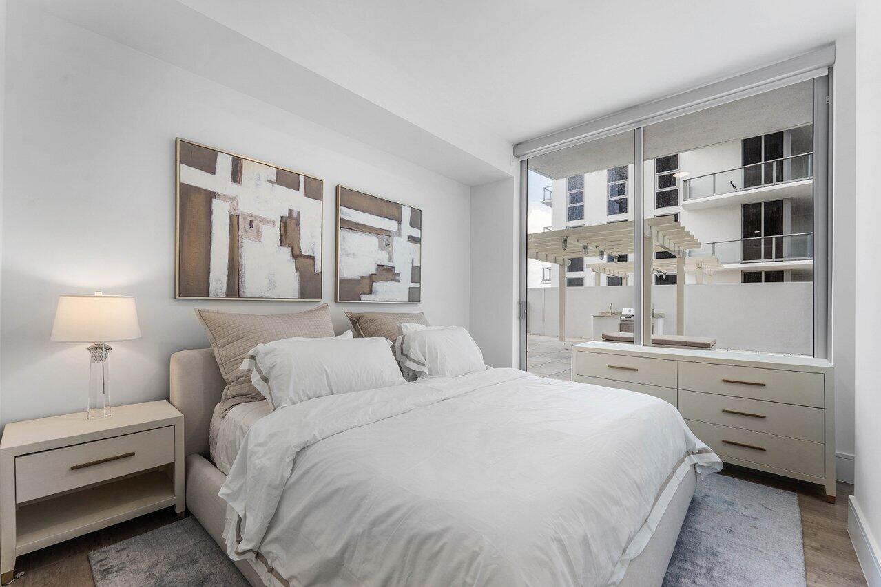 220 Lake Shore Drive 702 Property Photo 15