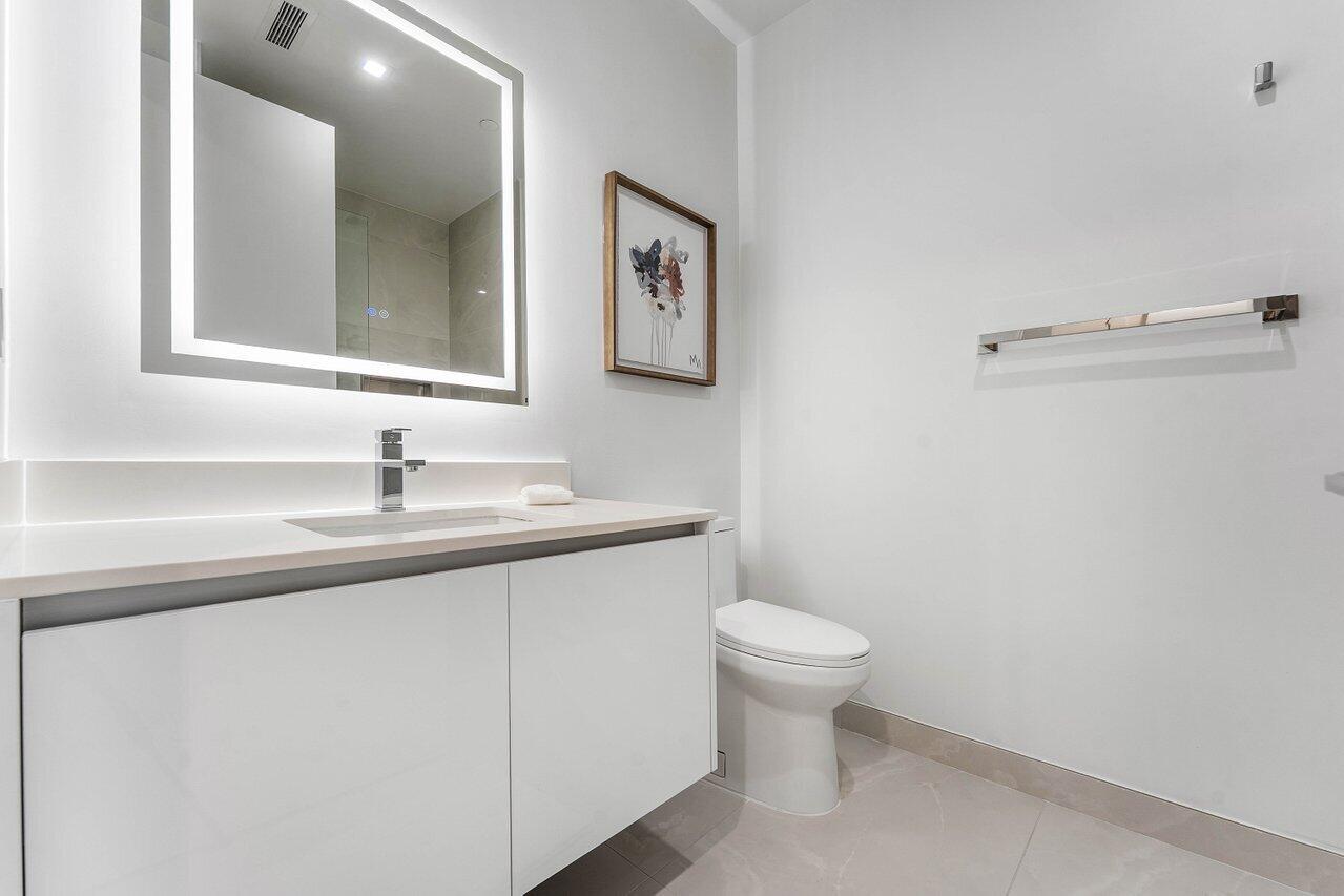 220 Lake Shore Drive 702 Property Photo 16