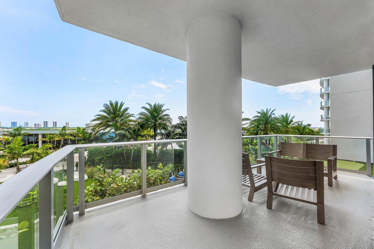 220 Lake Shore Drive 702 Property Photo 23