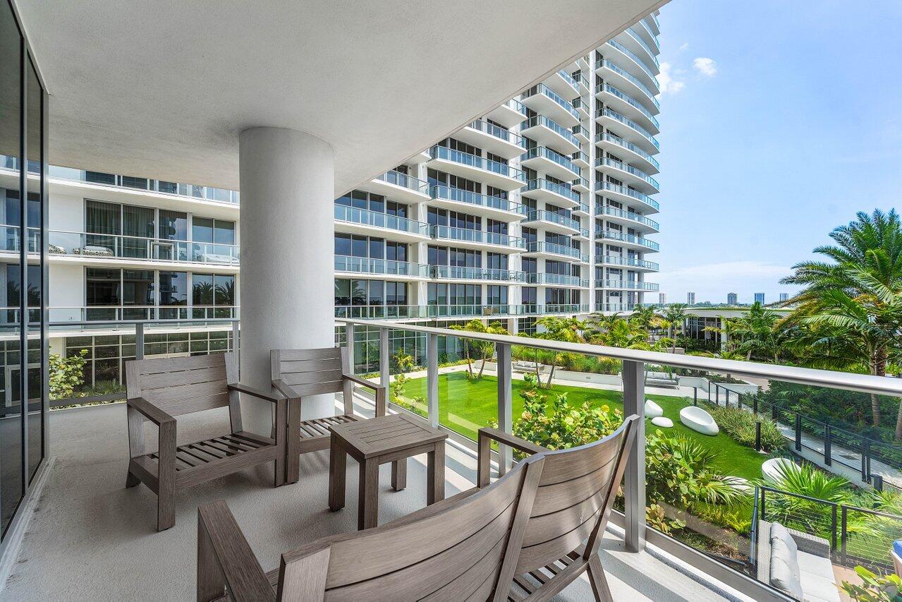220 Lake Shore Drive 702 Property Photo 24