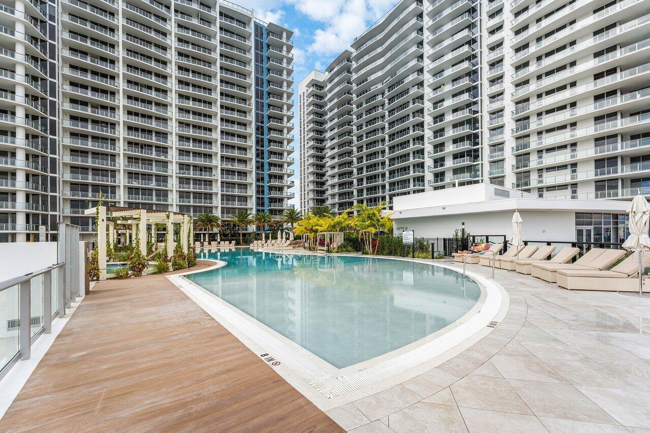 220 Lake Shore Drive 702 Property Photo 26