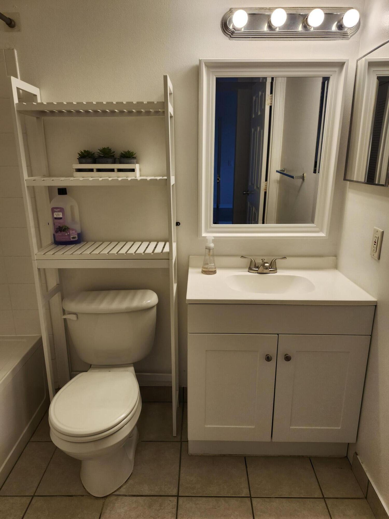 706 E Villa Circle Property Photo 16