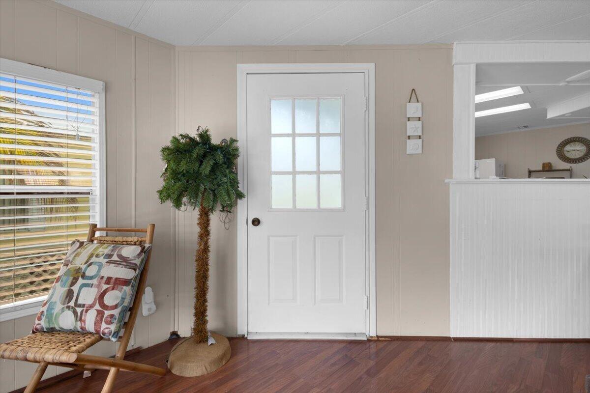 360 Ne Jade Circle Property Photo 15