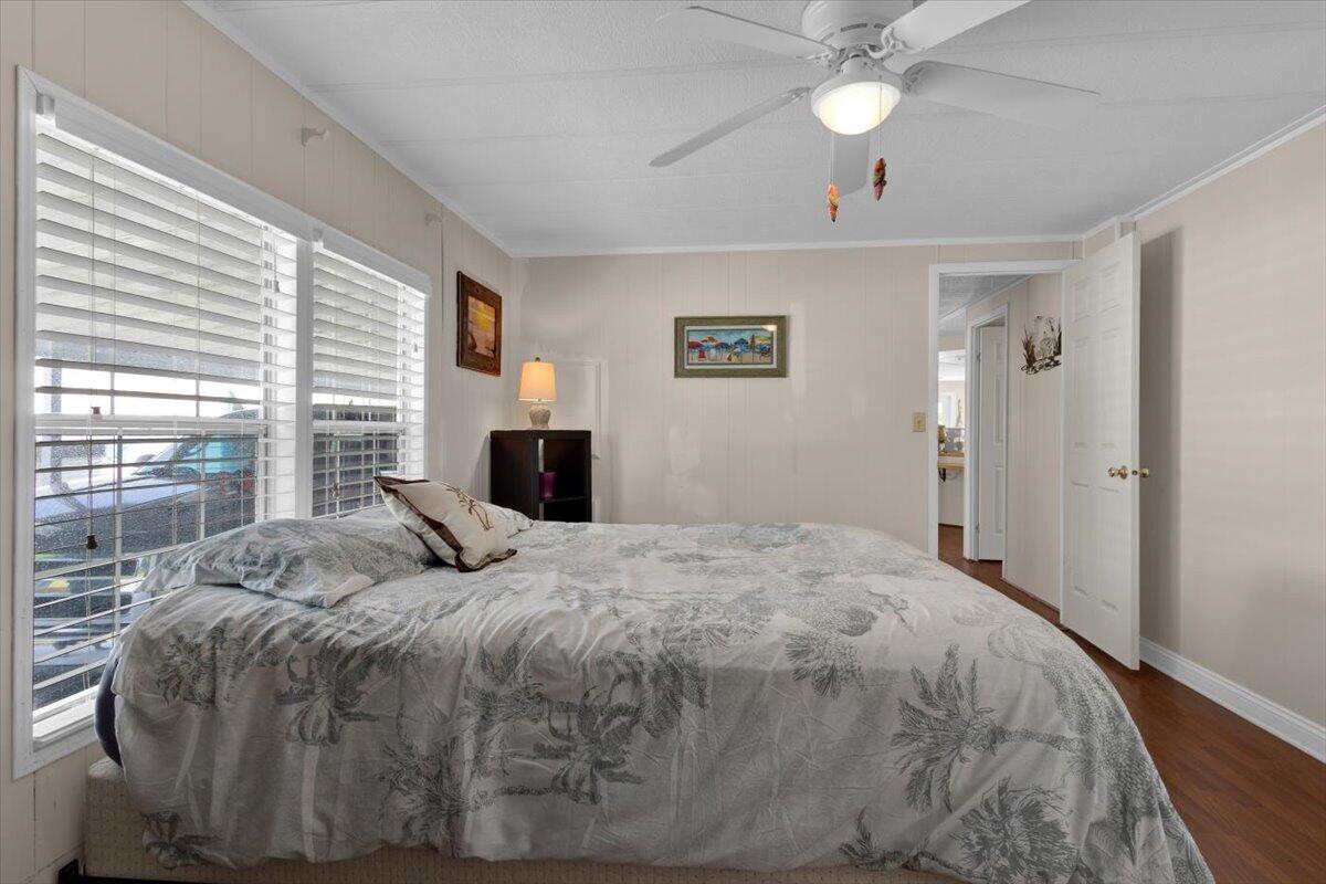 360 Ne Jade Circle Property Photo 40